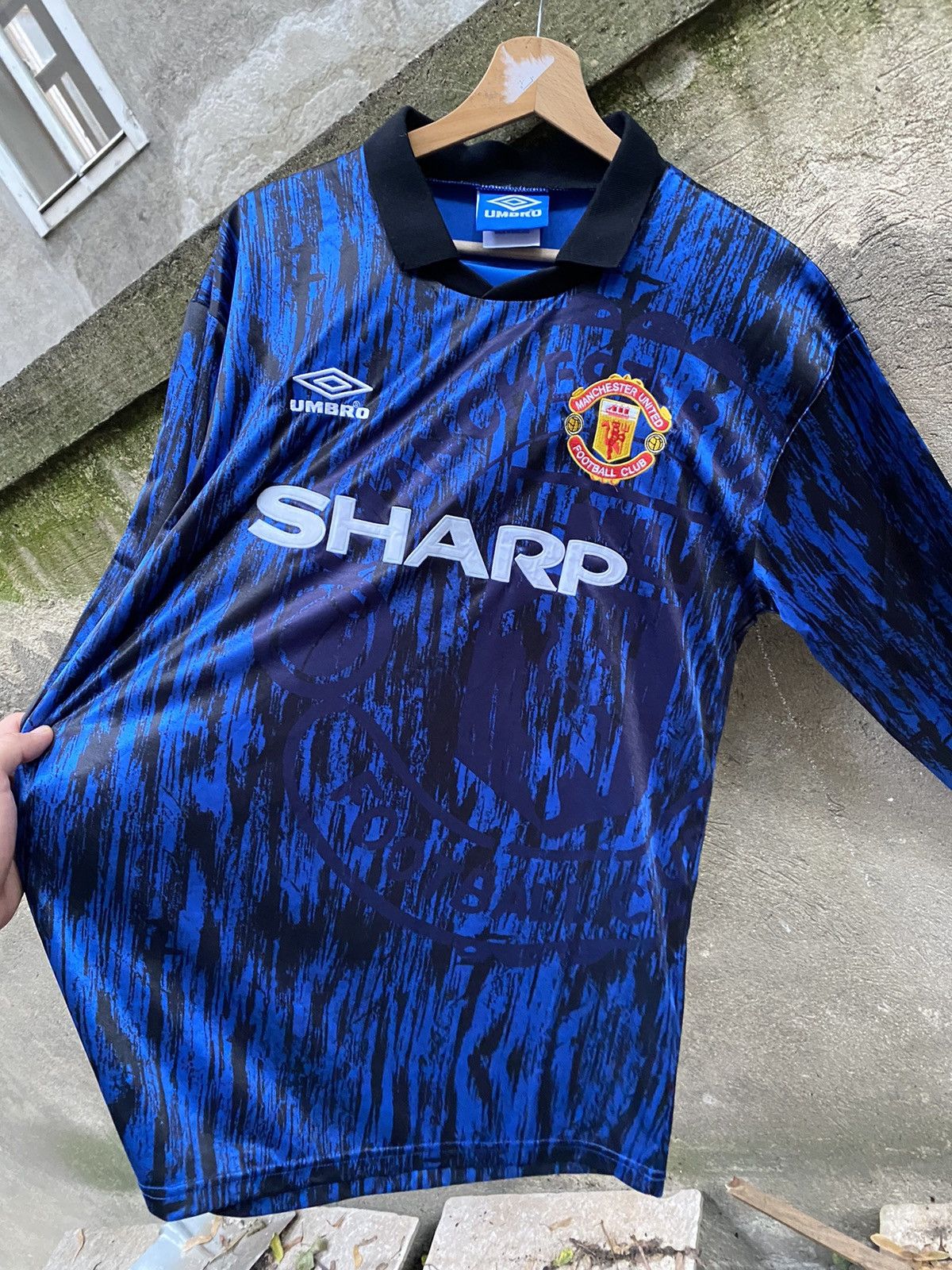Umbro Vintage Umbro Manchester United Soccer Jersey Size US L / EU 52-54 / 3 - 6 Thumbnail