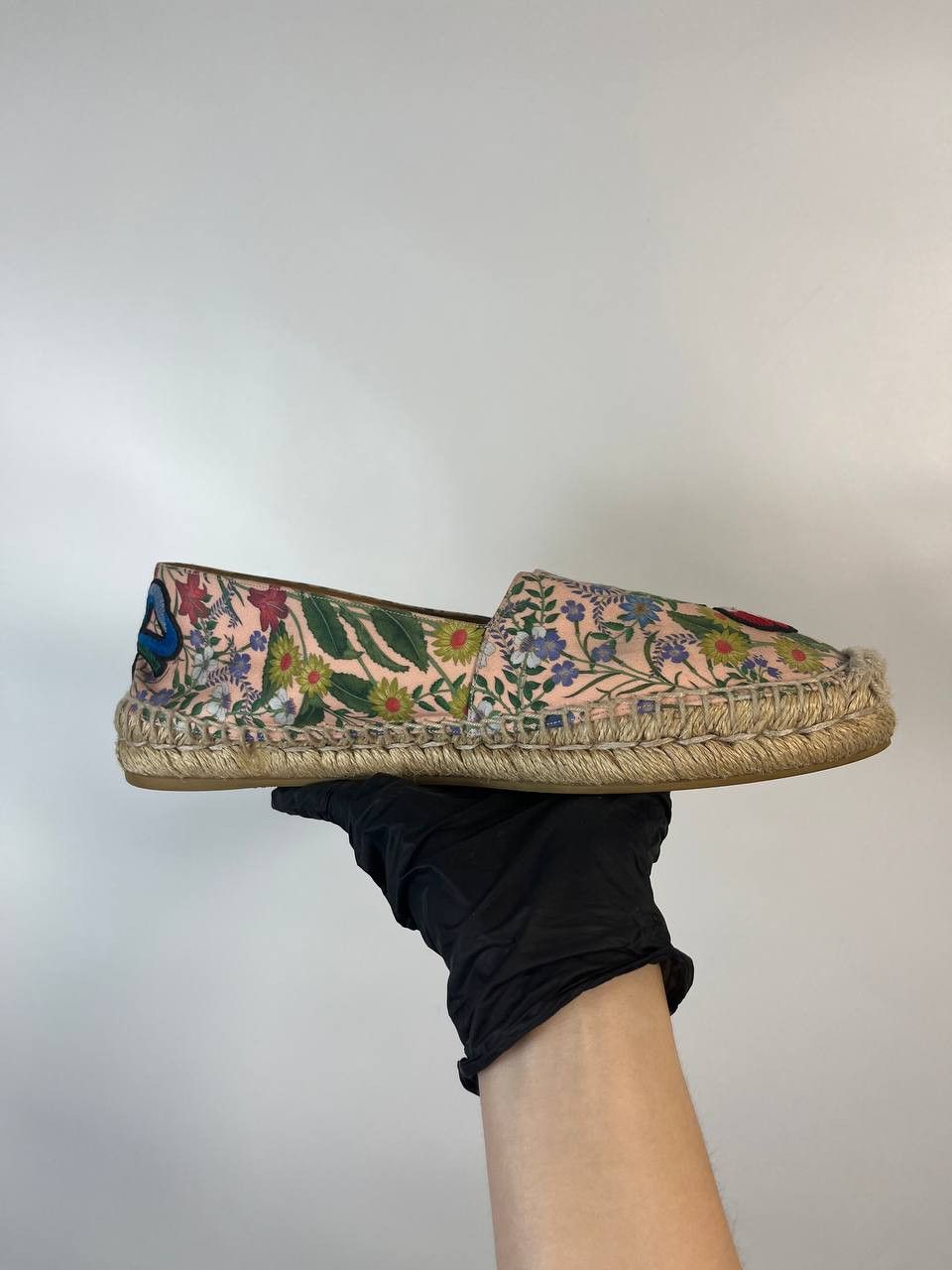 Gucci Gucci Pink Floral Embroidered Fabric Espadrille Flats sz 39 Size US 9 / IT 39 - 8 Thumbnail