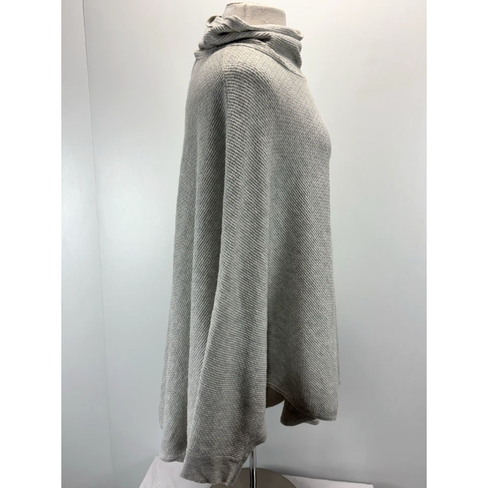 J. Jill VINTAGE? No — J. Jill Sweat? No, restructure: J. Jill Turtleneck Thermal Knit Poncho Sweater Women’s M L Grey Waffle Boho Size M / US 6-8 / IT 42-44 - 4 Thumbnail