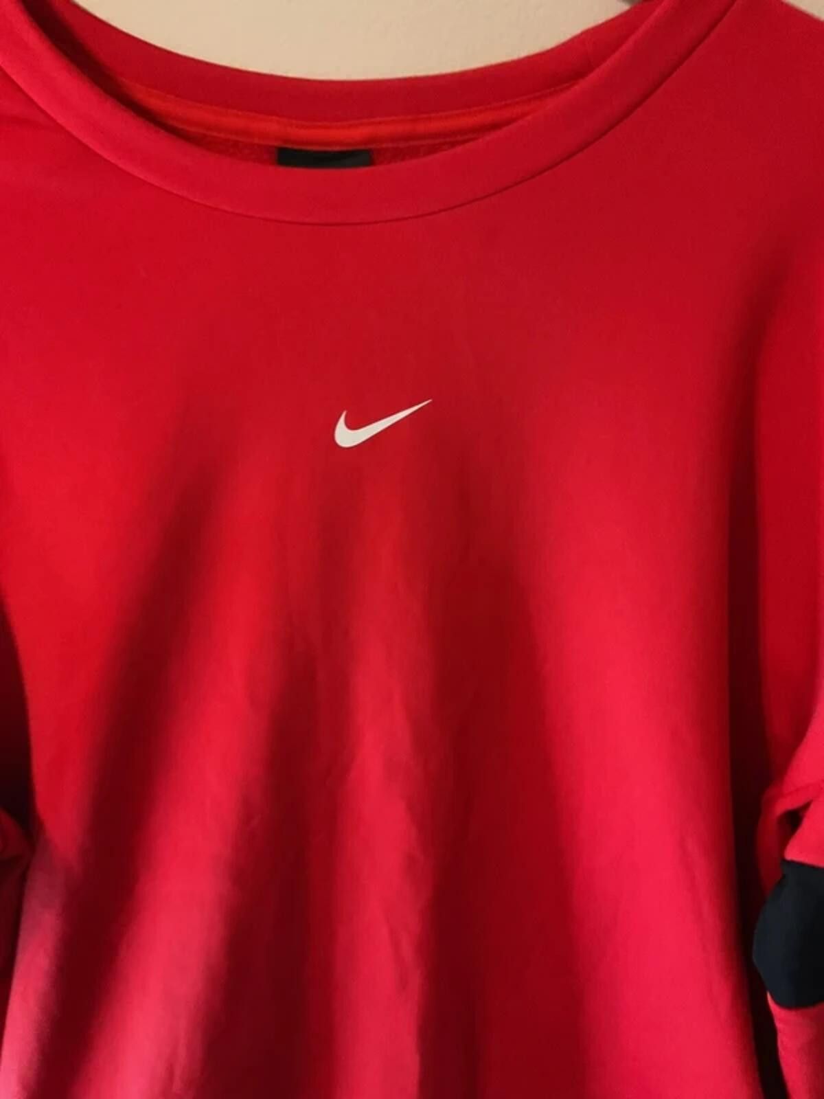 Nike Nike Women's Therma Colorblock Crew-Neck Sweatshirt Size S / US 4 / IT 40 - 3 Thumbnail