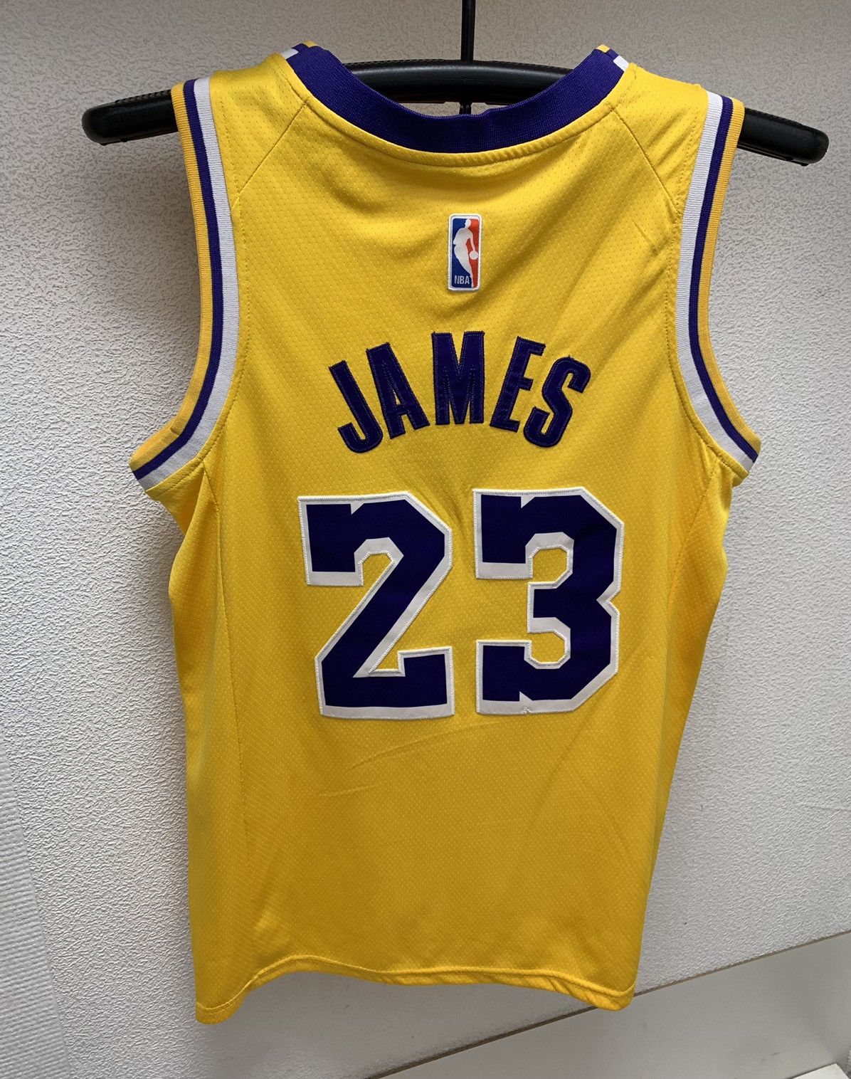 NBA Los Angeles Lakers Lebron James 23 NBA jersey 44 sz S-M LAL Size US S / EU 44-46 / 1 - 1 Thumbnail