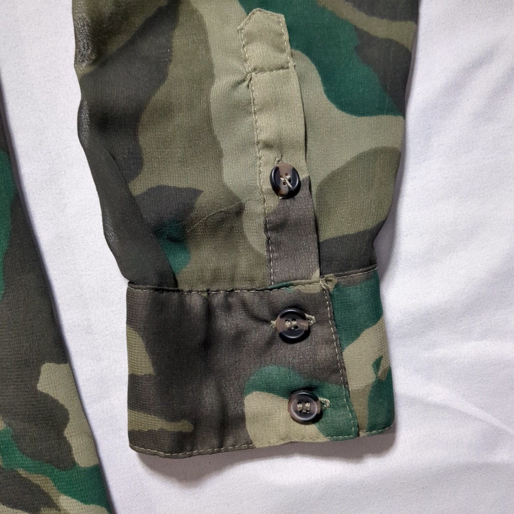 Vintage INC International Concepts Women Shirt Camouflage Button-Down Green Small Semi-Sheer Long Sleeve Button-Up Lightweight Pockets Casual Shirt Womens Size S / US 4 / IT 40 - 4 Thumbnail