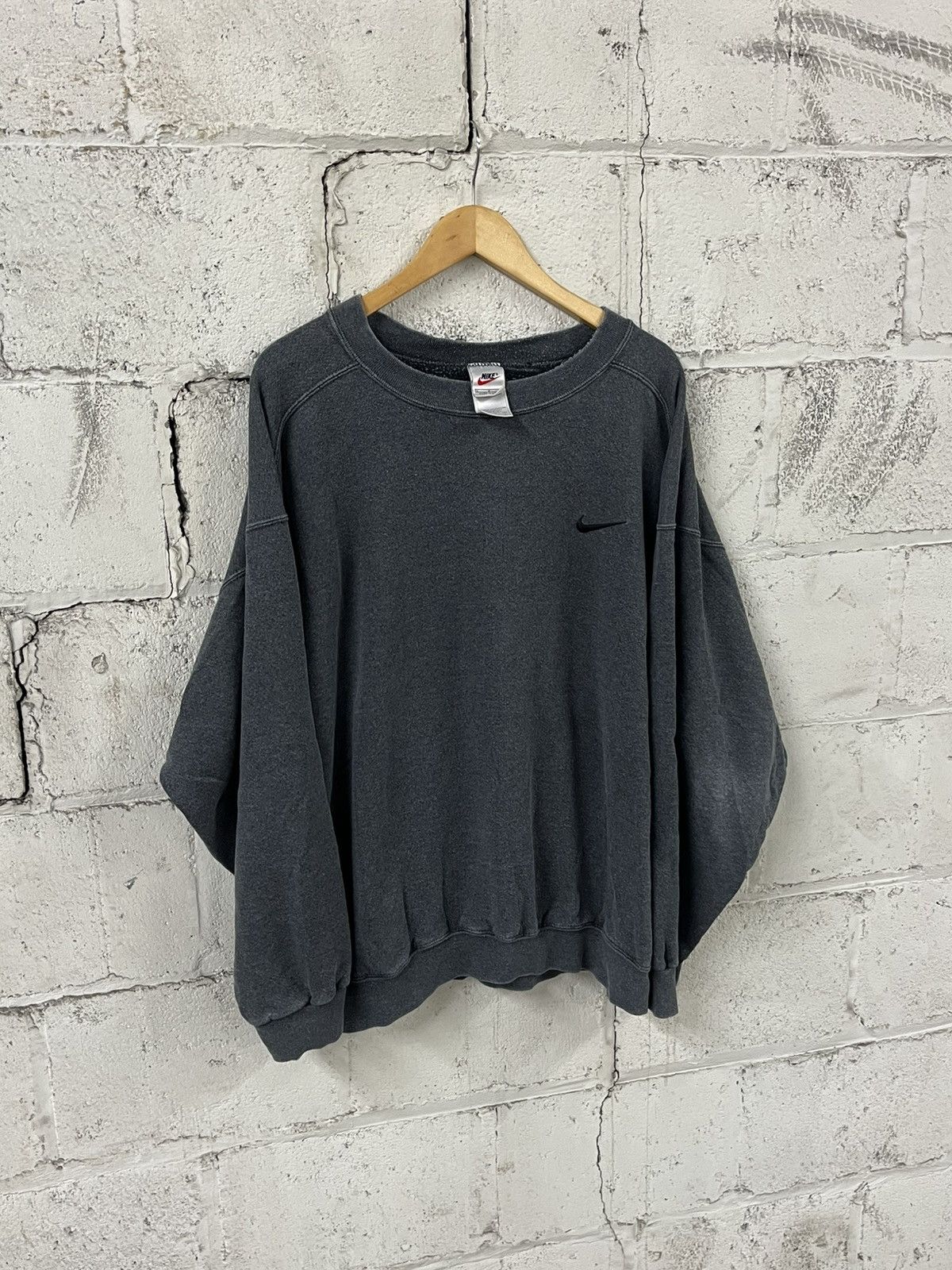 Nike Nike 90s rare sun faded gray vintage crewneck hype boxy Size US L / EU 52-54 / 3 - 2 Thumbnail