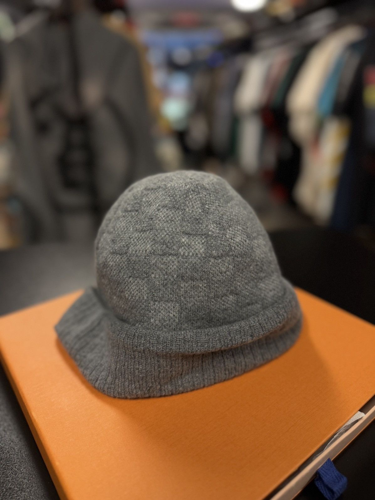 Louis Vuitton Louis Vuitton Grey Beanie Box + Reciept Size ONE SIZE - 9 Thumbnail
