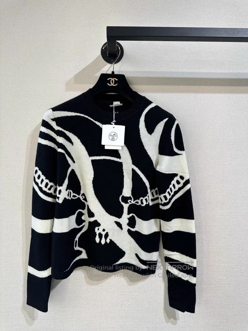Hermes Hermes Black and White Cashmere Crewneck Sweater Size XS / US 0-2 / IT 36-38 - 1 Thumbnail