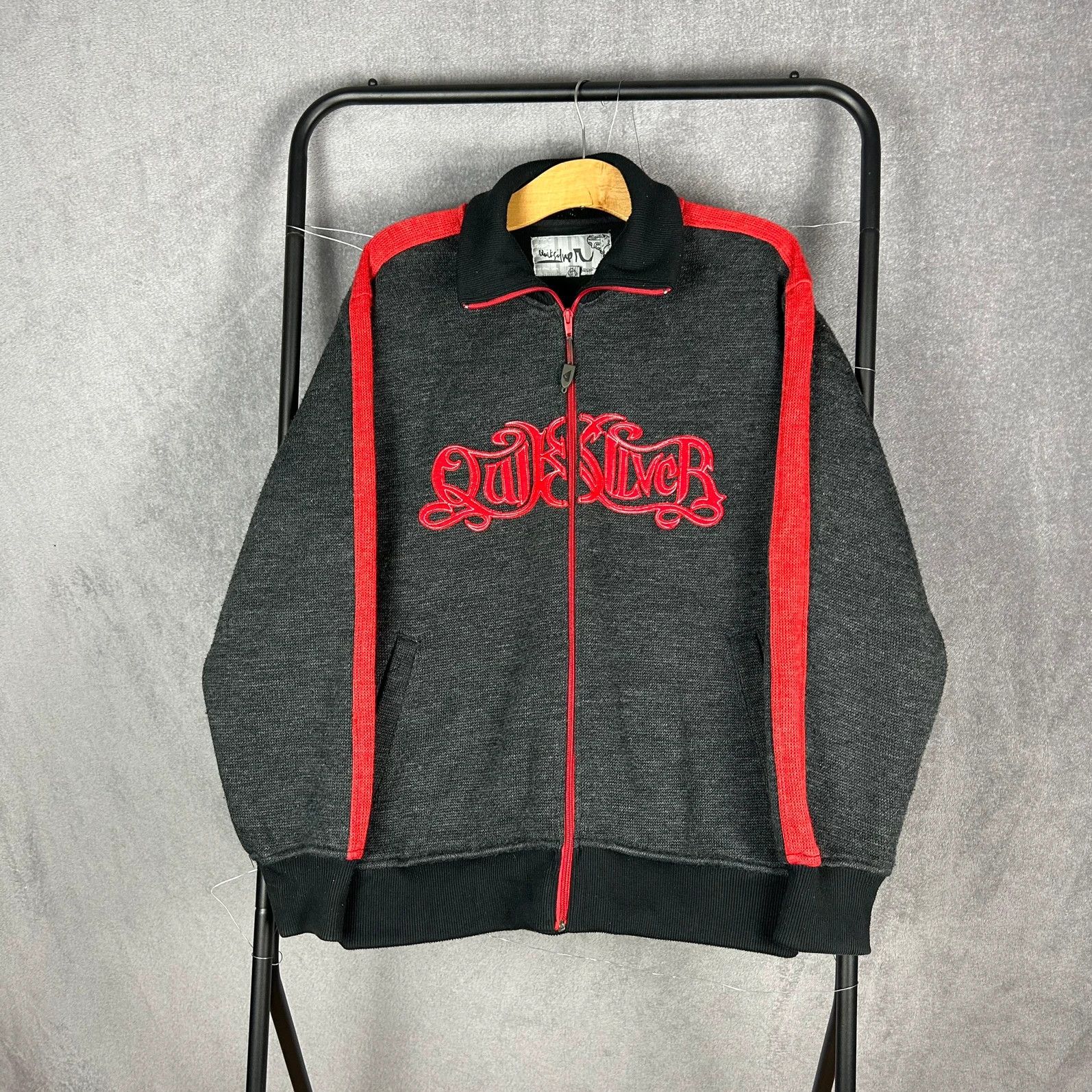 Quiksilver Quiksilver jacket big logo embriordery spellout zip jacket Size US L / EU 52-54 / 3 - 1 Thumbnail