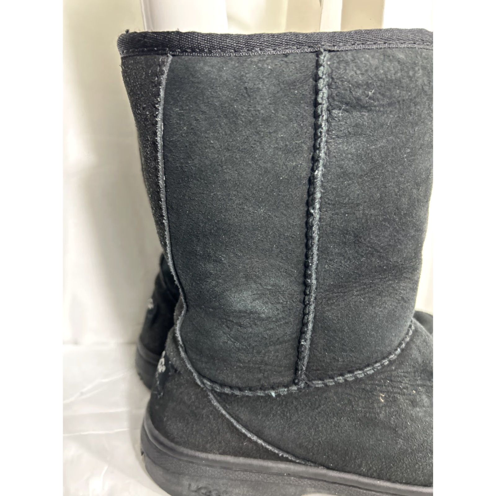 Ugg UGG Australia Black Leather Sheepskin Cuff Boots F8008H Women's Size 7 Size US 7 / IT 37 - 4 Thumbnail