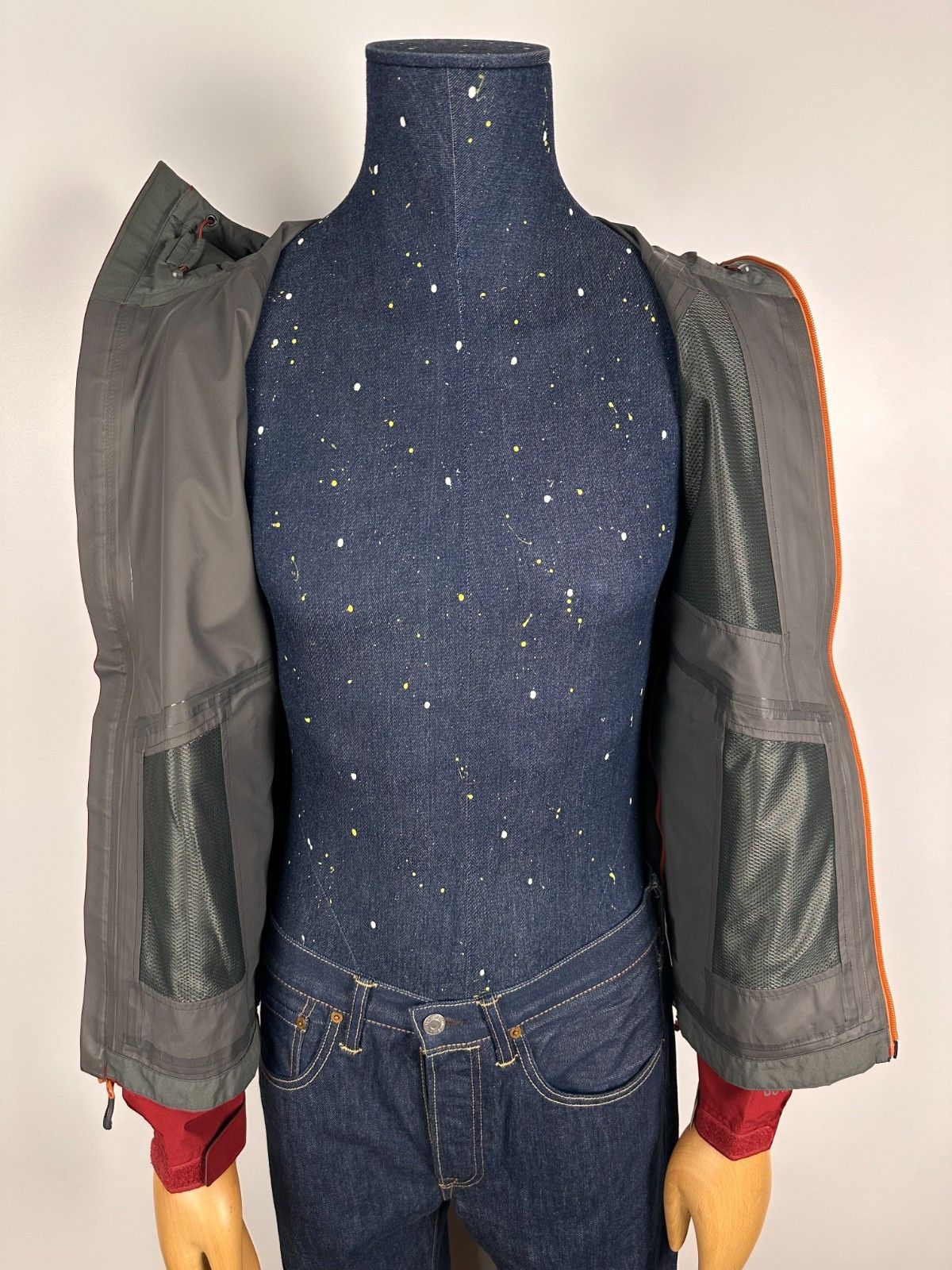 Outdoor Research Outdoor Research Foray Gore-Tex Jacket Waterproof Red Size S Size US S / EU 44-46 / 1 - 9 Thumbnail