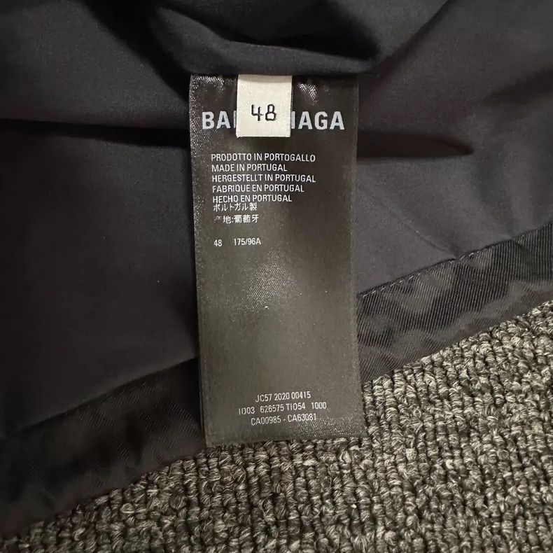 Balenciaga Balenciaga SS 20 24/7 News logo printed nylon coach jacket Size US M / EU 48-50 / 2 - 6 Thumbnail