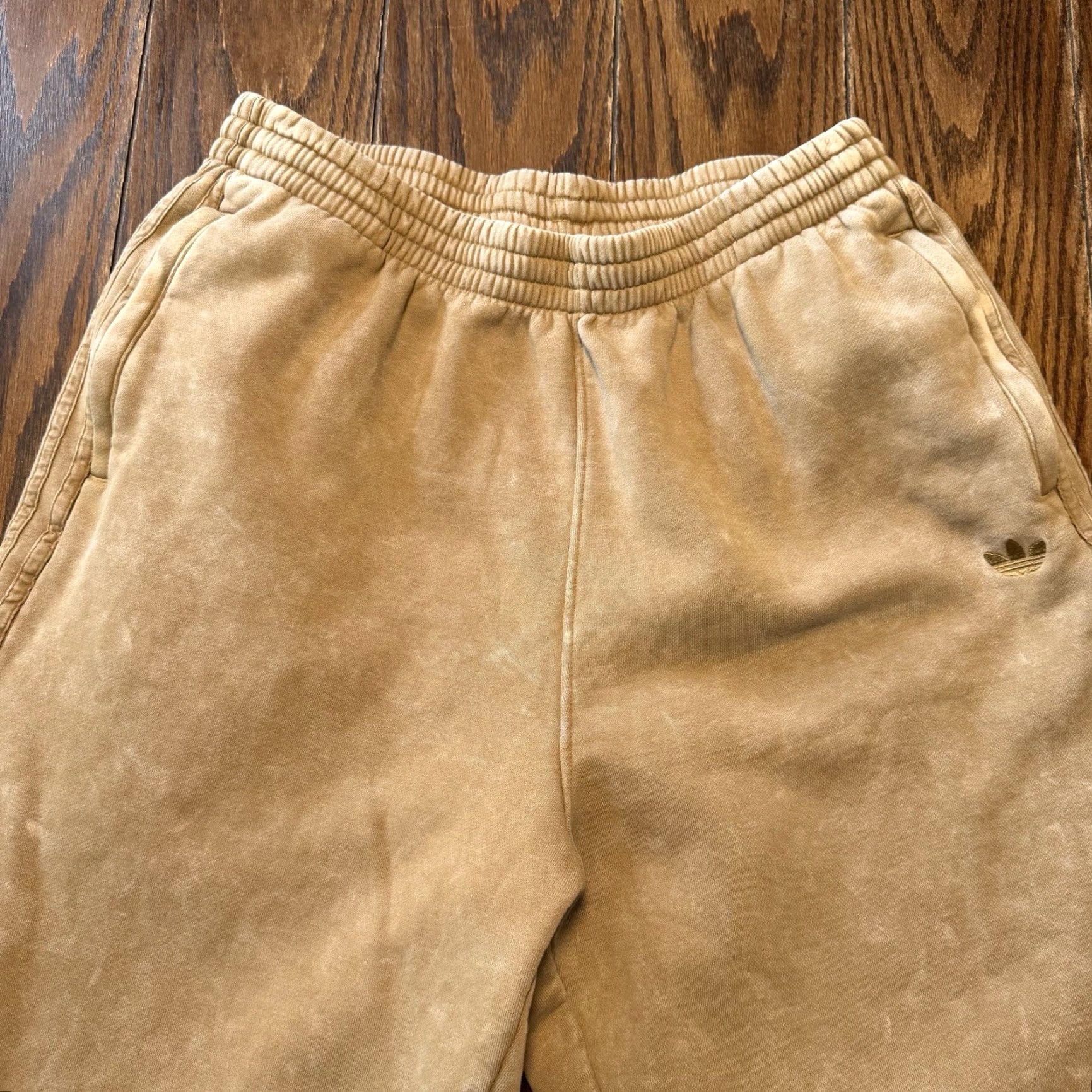 Adidas Adidas Sweatpants Beige Washed Fleece Comfort Loose Fit Size Large Men Regular Sweatpants Sports Logo Athleisure 29 Inseam Gym & Training Size US 33 - 3 Thumbnail