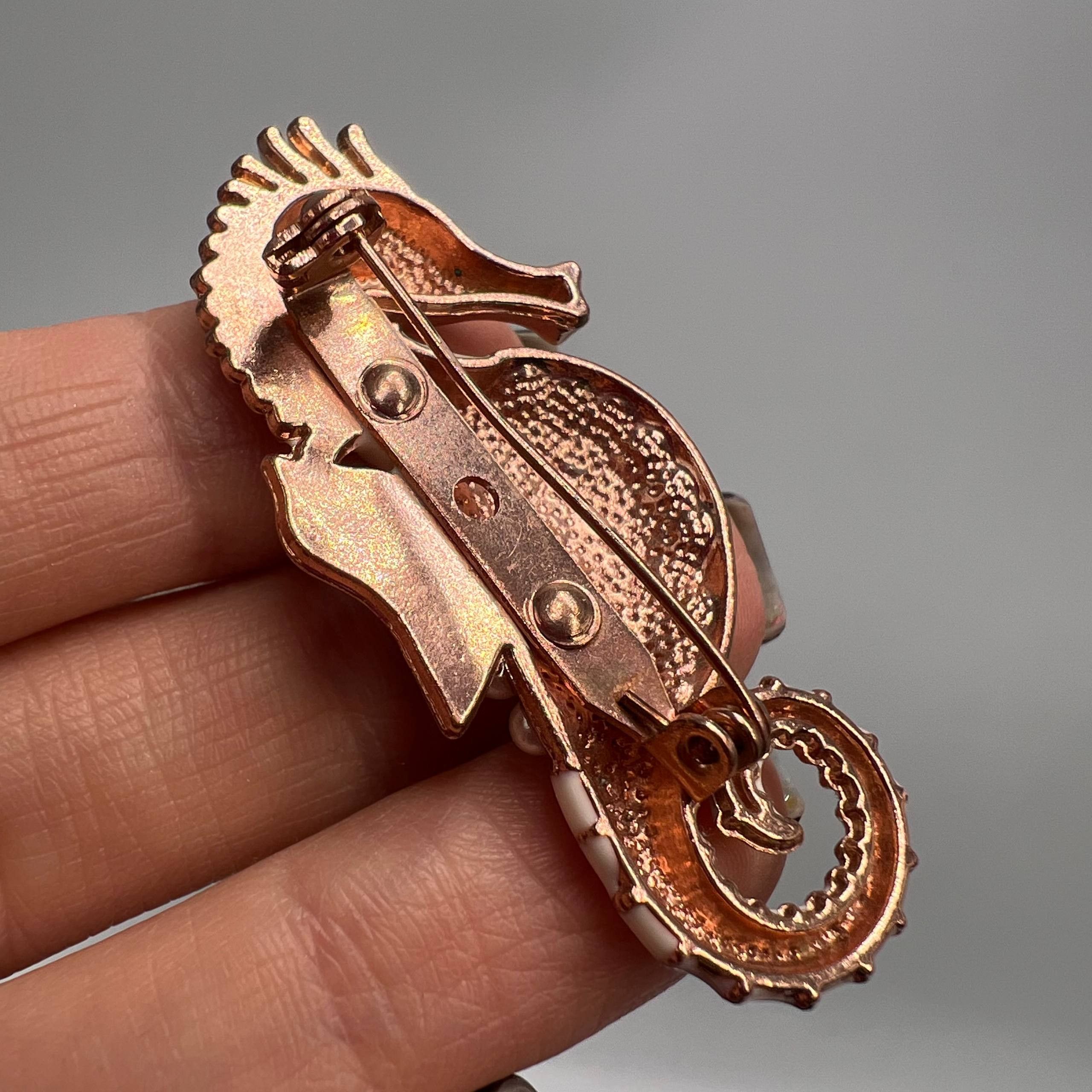 Vintage Vintage Seahorse Brooch Gold Tone Pearl Enamel Pin Size ONE SIZE - 5 Thumbnail
