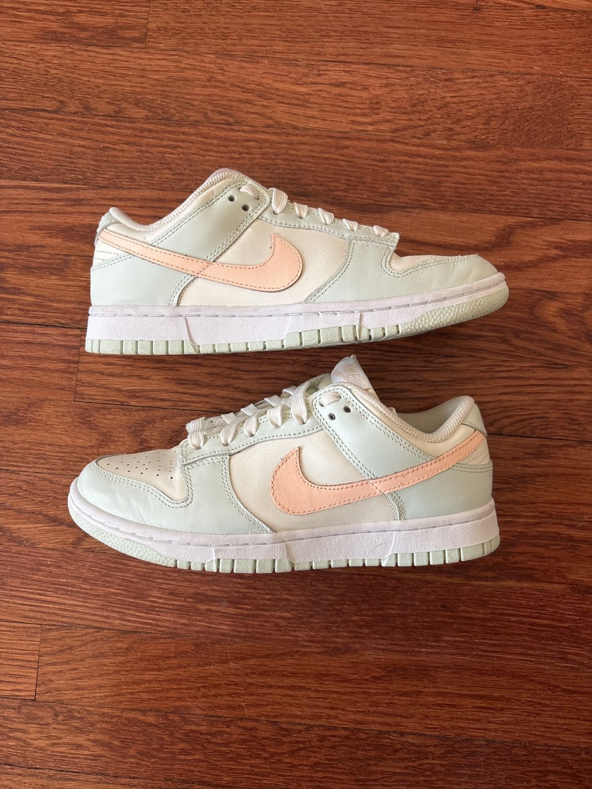 Nike Nike Barely Green Crimson Tint Low Dunks Size US W 7.5 Size US 7.5 / IT 37.5 - 3 Thumbnail