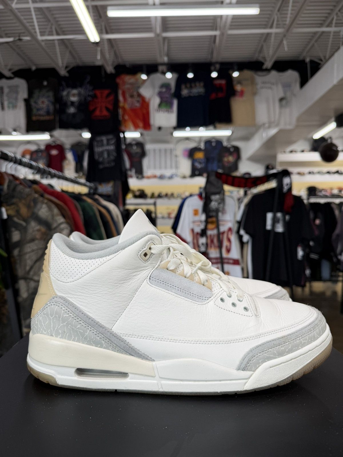 Jordan Brand Air Jordan 3 Craft Ivory Size 13 (2024) Size US 13 / EU 46 - 6 Thumbnail