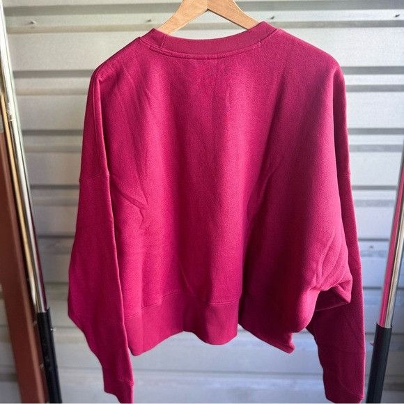 Adidas NWT ADIDAS WOMEN’S BOLD PINK ADICOLOR ESSENTIAL FLEECE SZ M Size M / US 6-8 / IT 42-44 - 5 Thumbnail