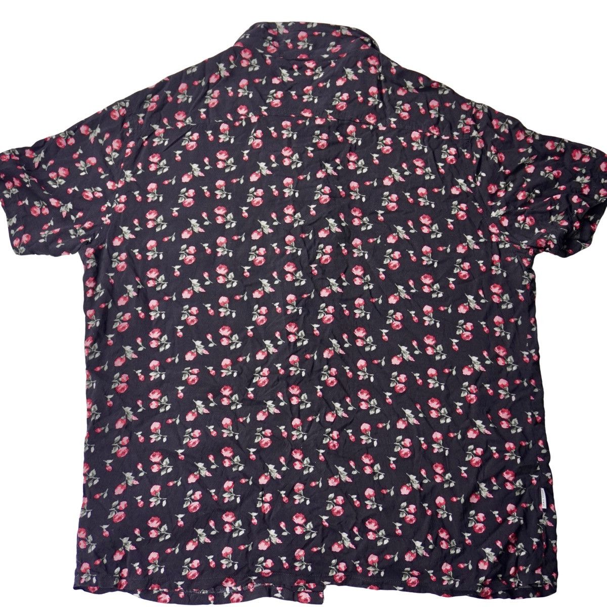Stussy Stussy button up rayon red roses full printed rare piece Size US L / EU 52-54 / 3 - 3 Thumbnail