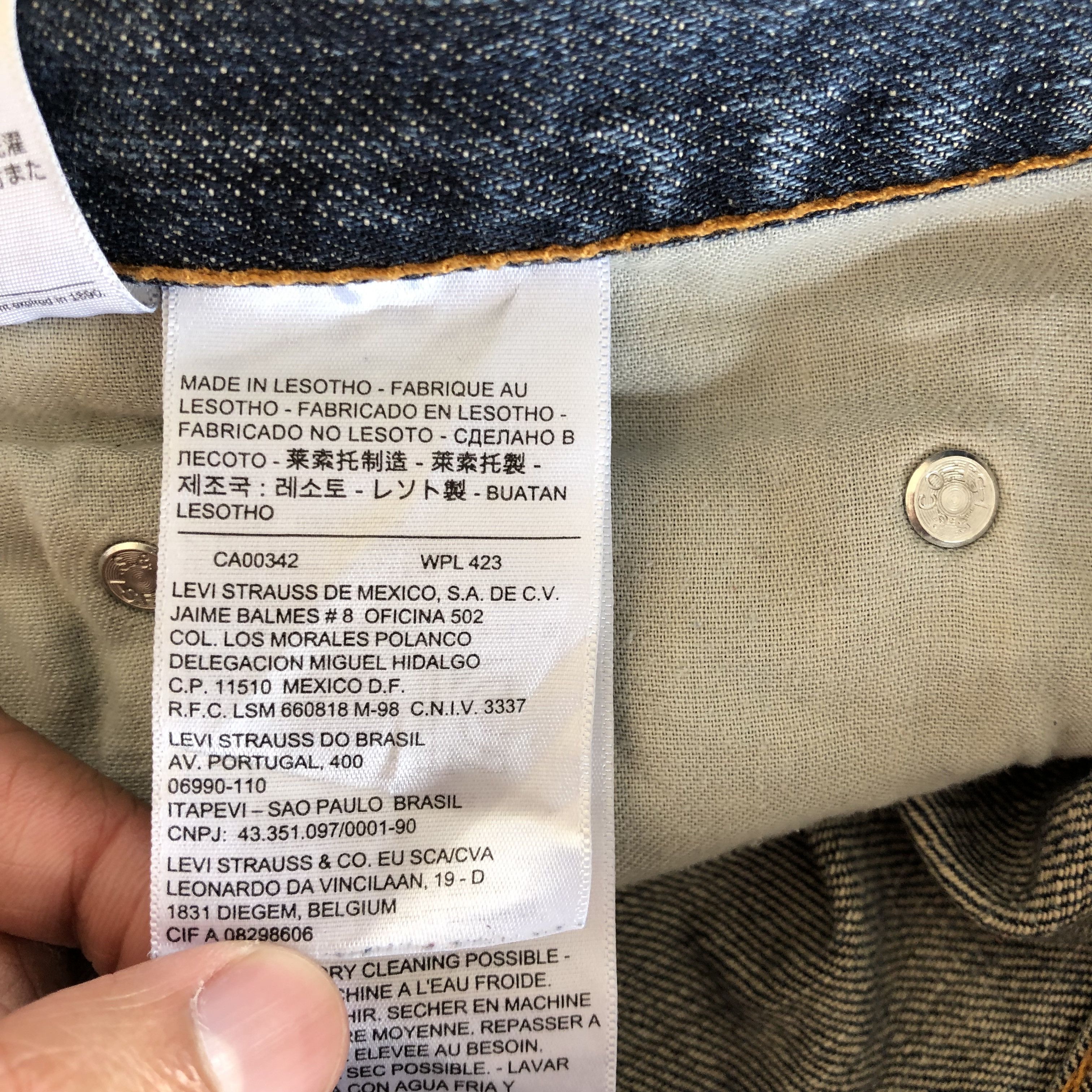 Levi's Vintage Levi's Baggy Jeans Levis Dark Blue Wash Denim Pants Size US 34 / EU 50 - 6 Thumbnail