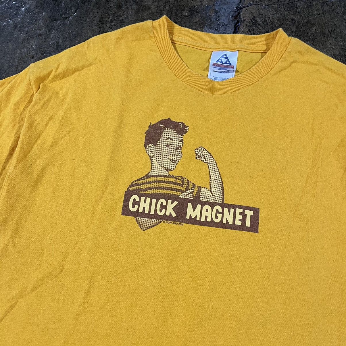 Vintage Crazy Vintage Y2K Chick Magnet Funny Humor Parody Tee Shirt Size US XL / EU 56 / 4 - 1 Thumbnail
