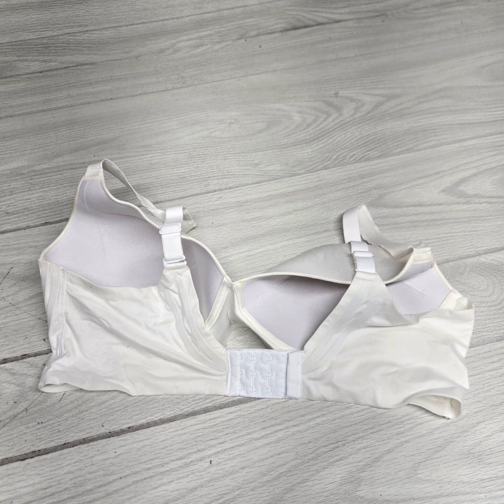 Vintage Bali Comfort Revolution Bra White XXXL Back Closure Wireless Full Coverage T-Shirt Bra Womens 3XL Size ONE SIZE - 2 Thumbnail