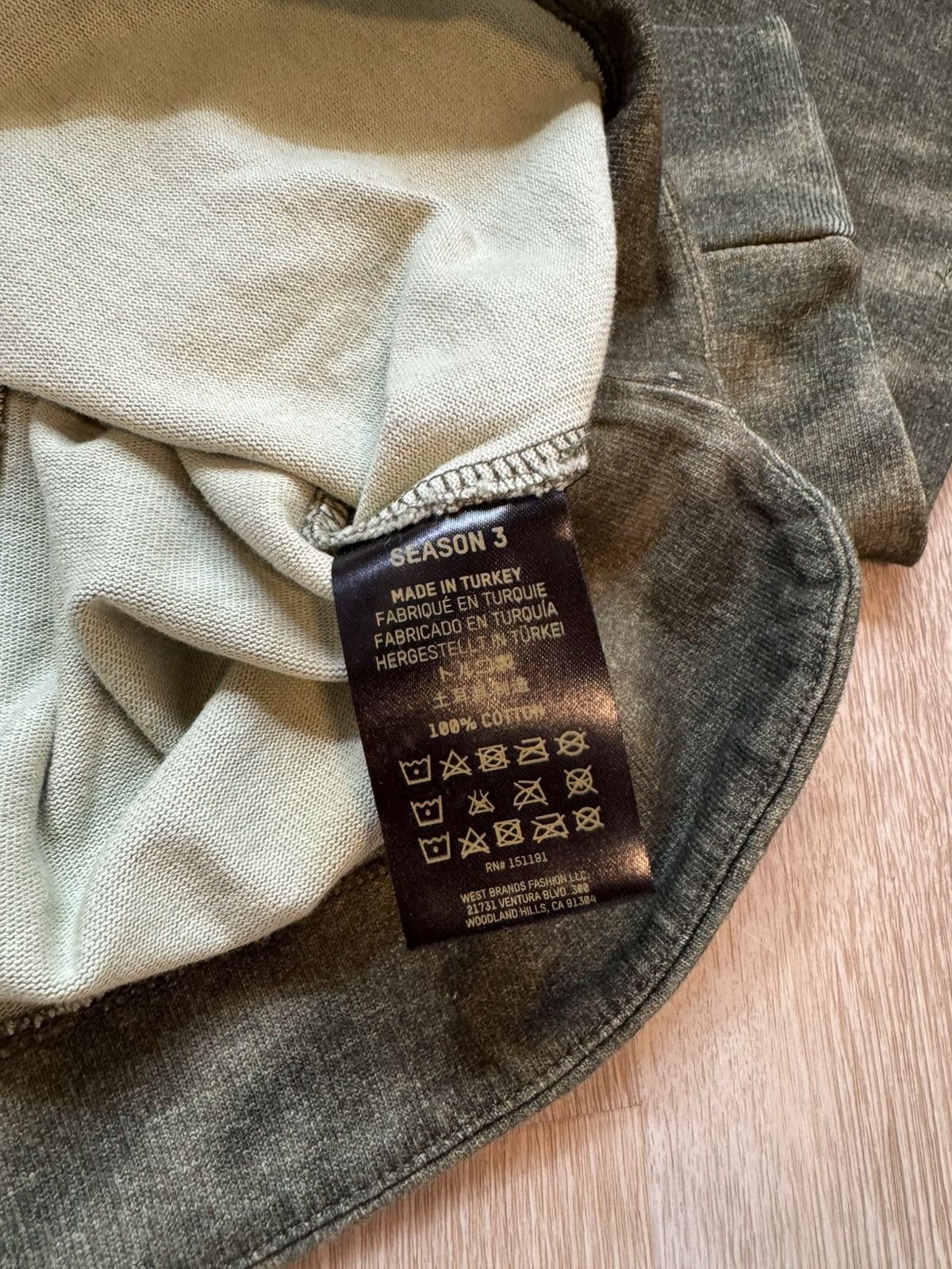 Adidas × Yeezy NEW YEEZY SEASON 3 MOTO LONG SLEEVE CAMO Size US M / EU 48-50 / 2 - 10 Thumbnail