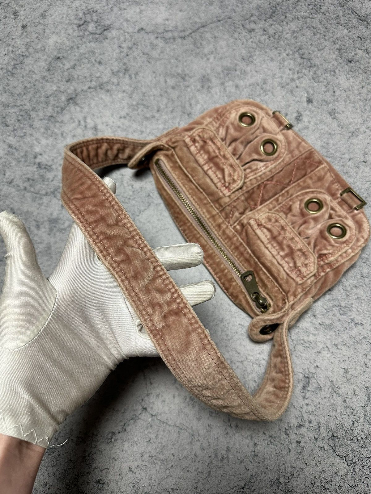Marc Jacobs Vintage Y2K Marc Jacobs Velvet Mini Bag Size ONE SIZE - 9 Thumbnail