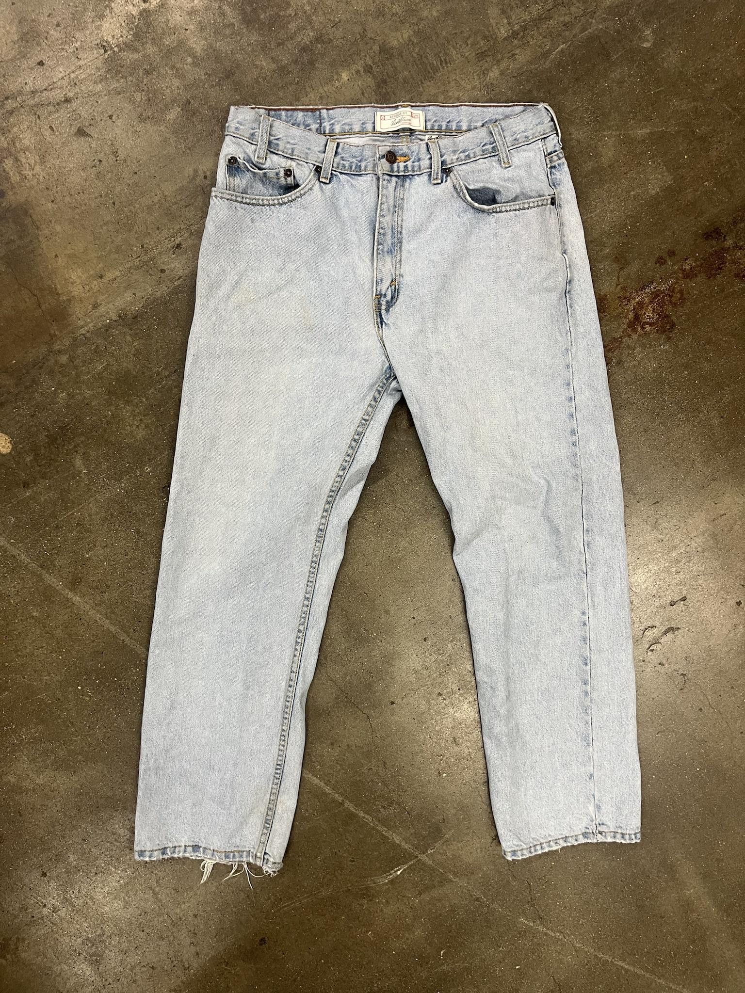 Vintage Early 2000's Levis Straight Fit Jeans With Cursive Tags Size US 36 / EU 52 - 1 Thumbnail
