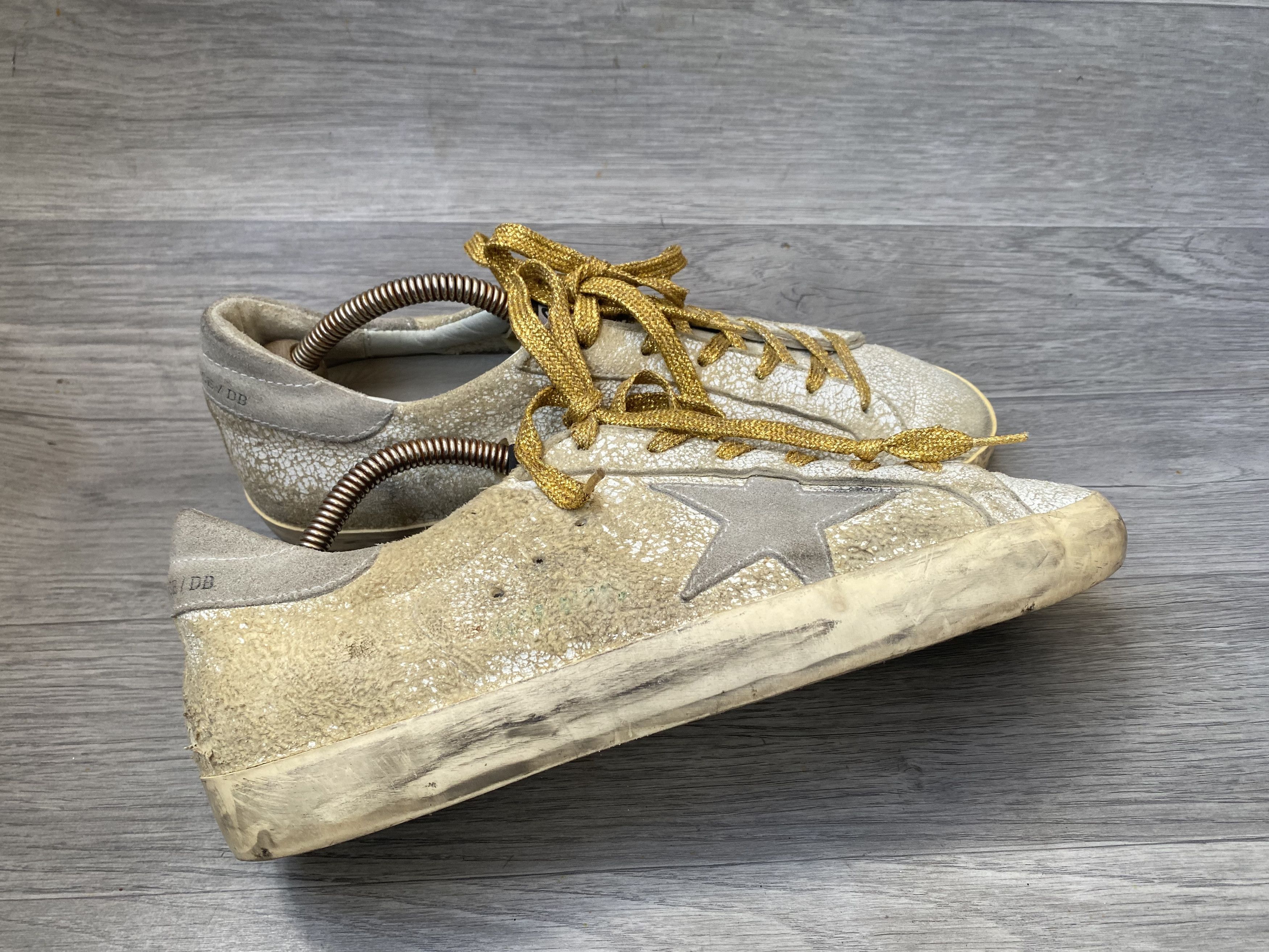 Golden Goose Golden goose cracked low top distressed sneakers sz 41 Size US 8 / EU 41 - 9 Thumbnail
