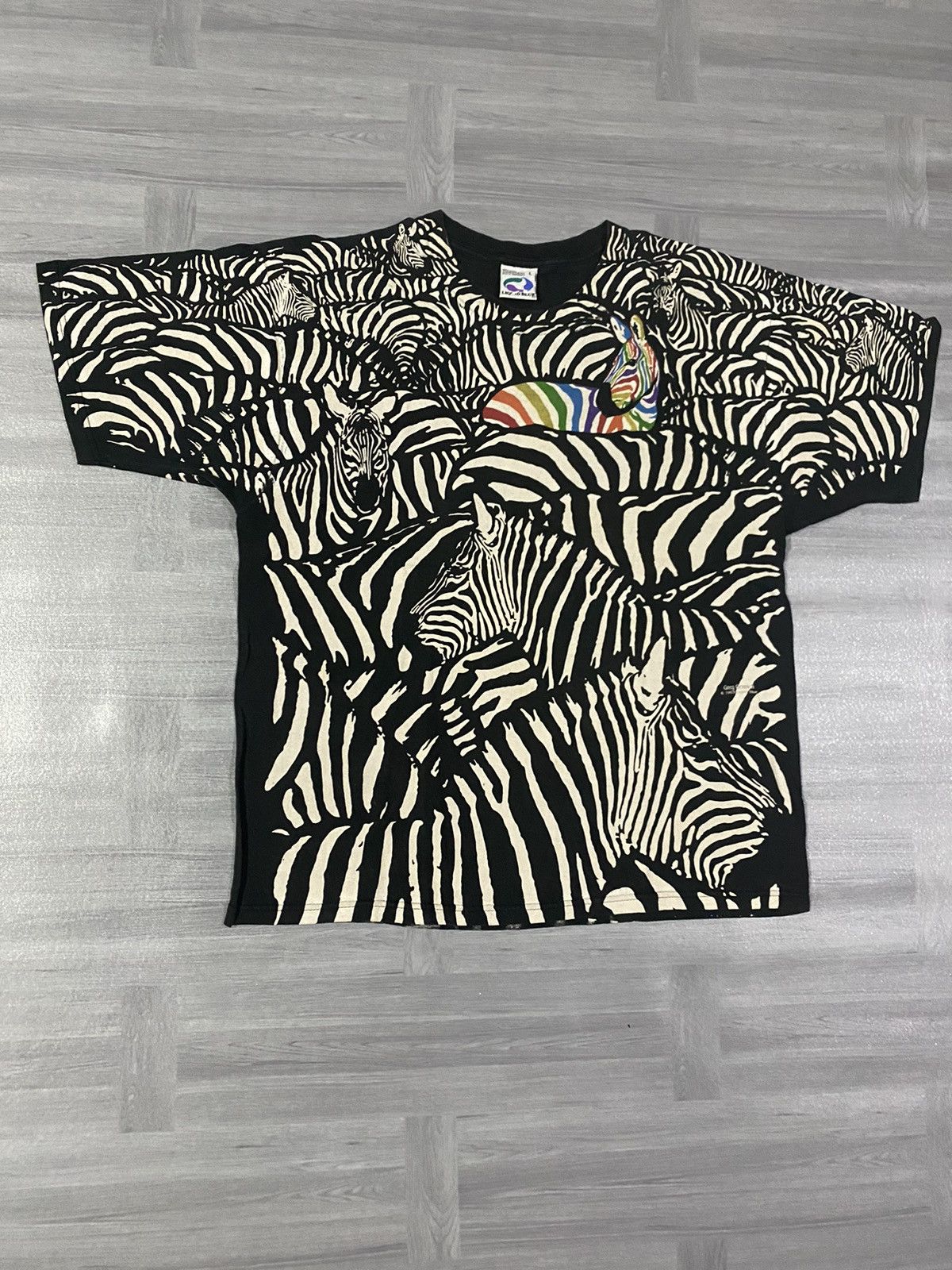 Liquid Blue Vintage 90s Liquid Blue Zebra All Over Print T-Shirt 1993 Size US L / EU 52-54 / 3 - 3 Thumbnail
