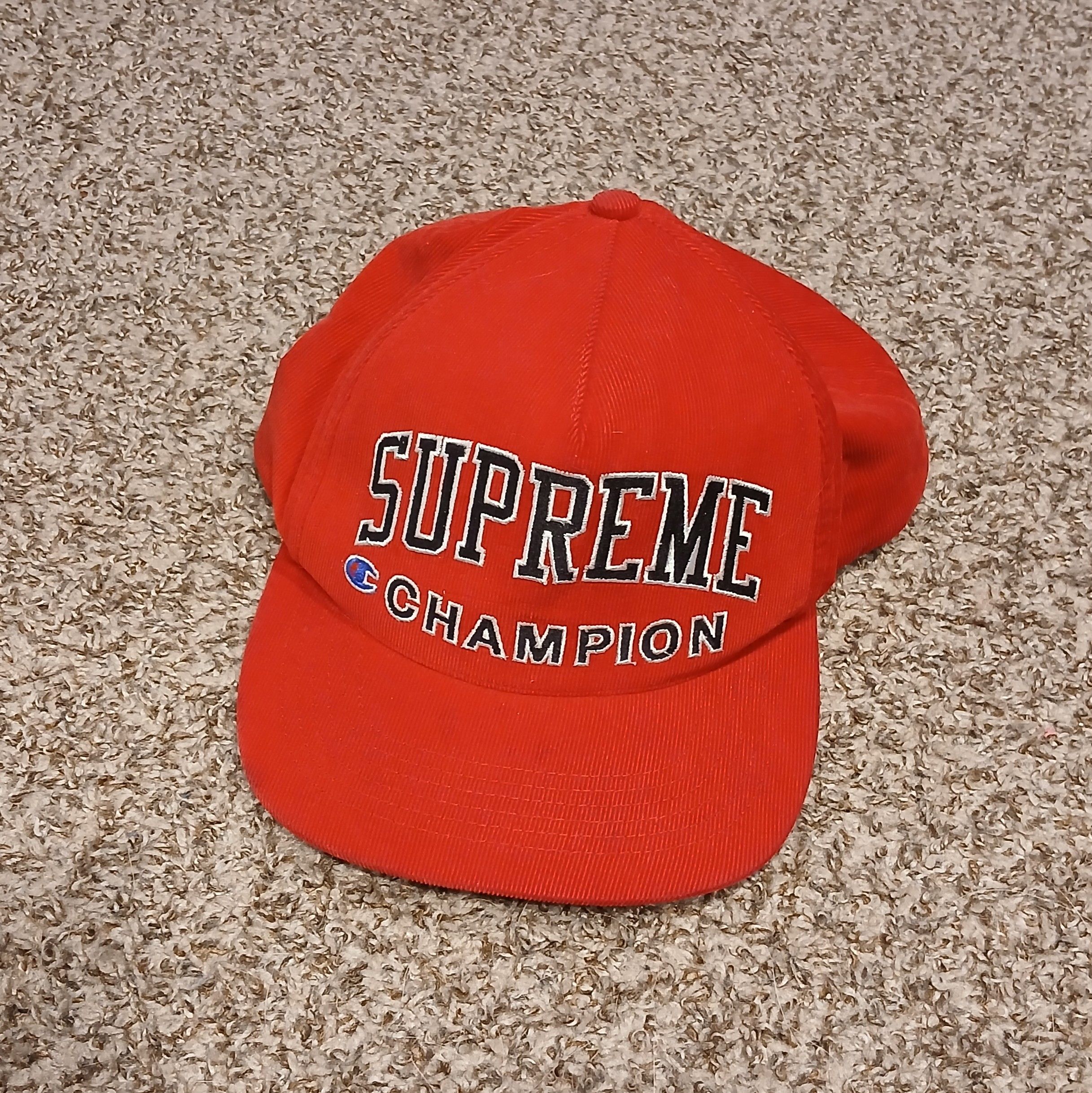 Champion × Supreme Supreme x Champion Red Embroidered Logo hat SS17 Size ONE SIZE - 1 Thumbnail