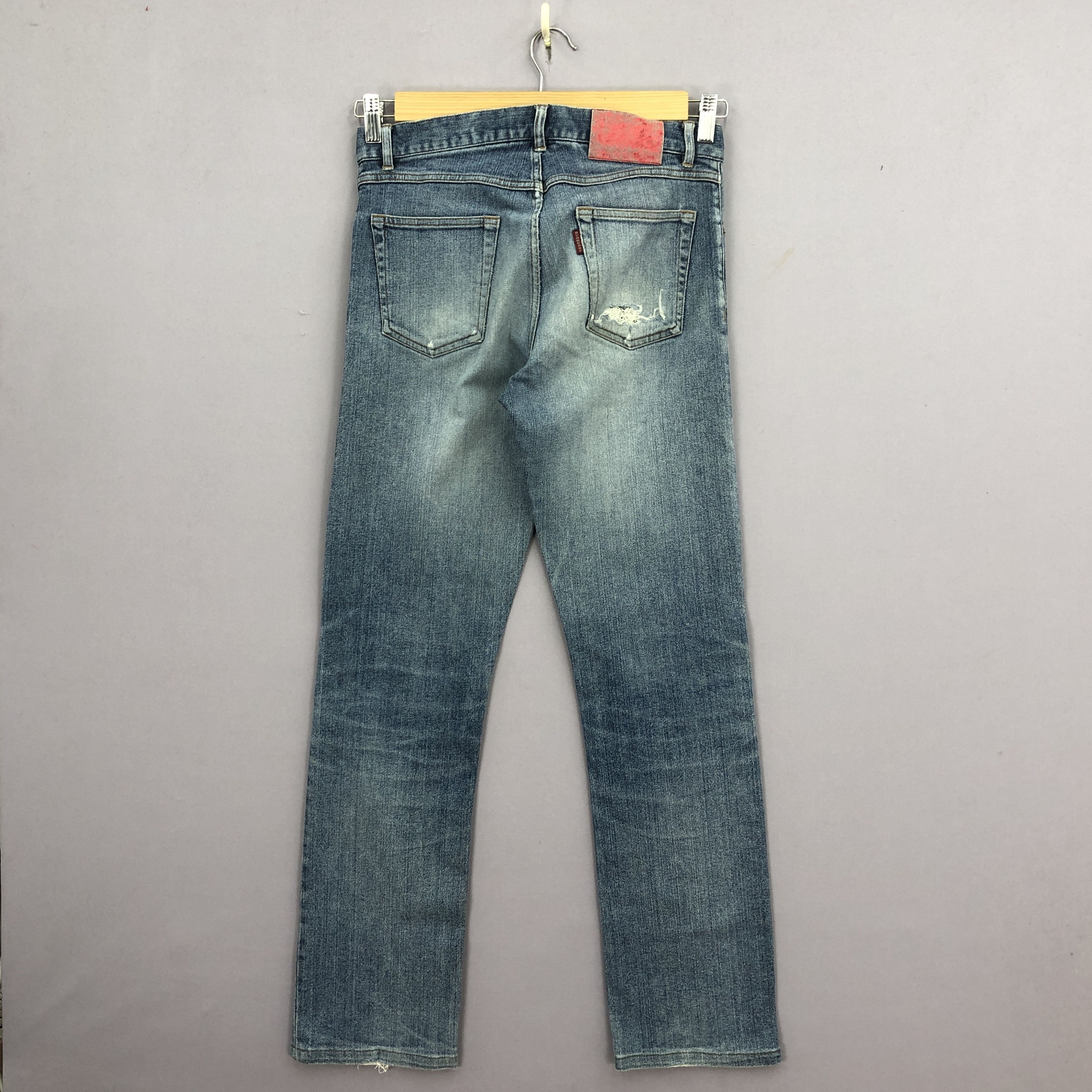 Burberry Vintage Burberry Jeans Burberrys Faded Light Wash Denim Size 28" / US 6 / IT 42 - 2 Thumbnail