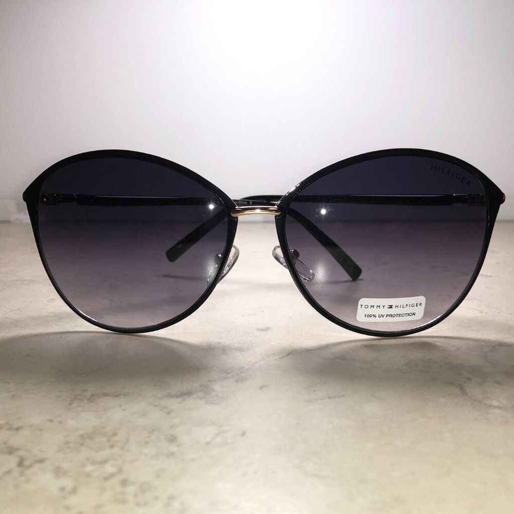 Tommy Hilfiger Tommy Hilfiger Oversized Black & Gold Sunglasses Size ONE SIZE - 2 Thumbnail