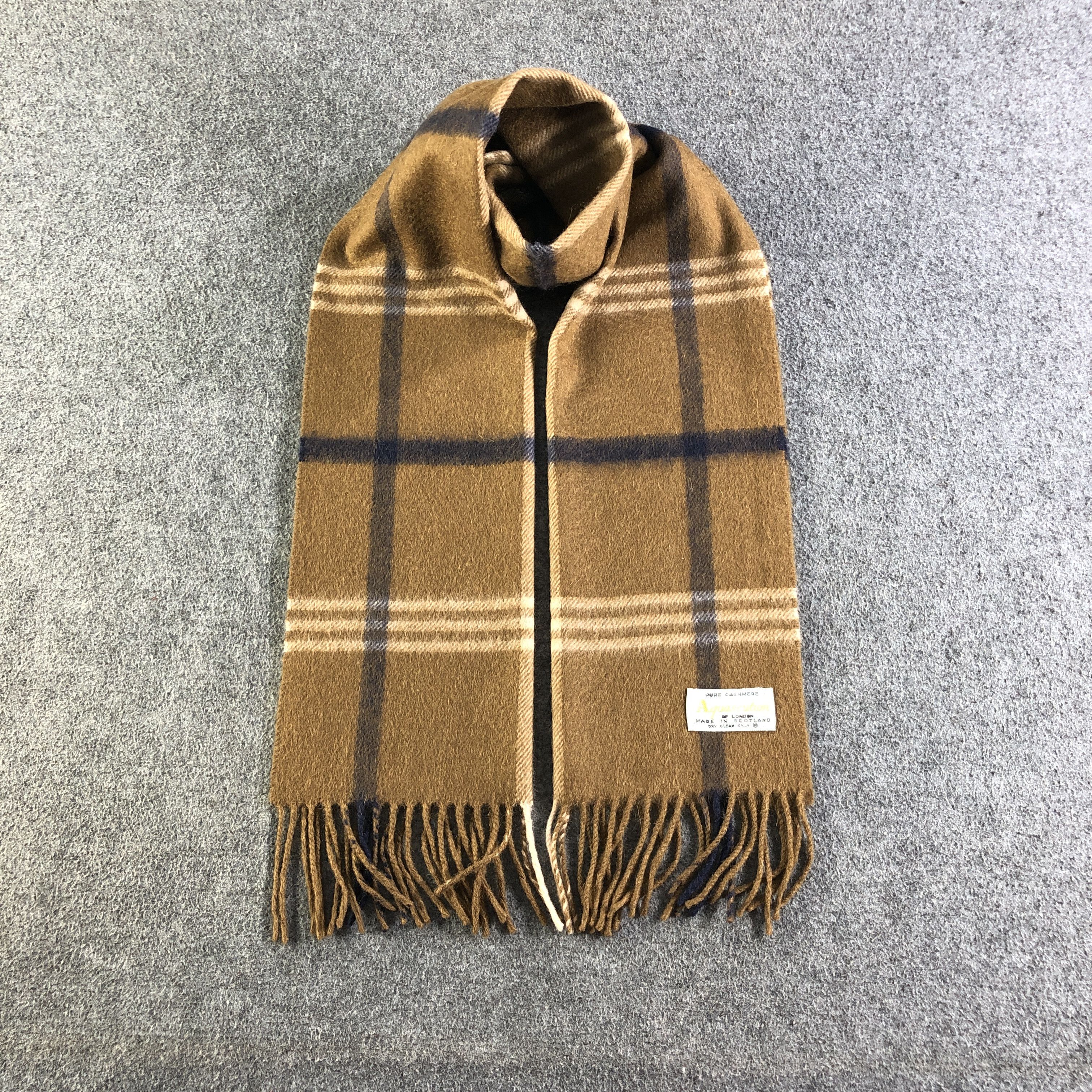 Aquascutum Aquascutum Cashmere Scarf Muffler Neckwear V2671 Size ONE SIZE - 1 Thumbnail