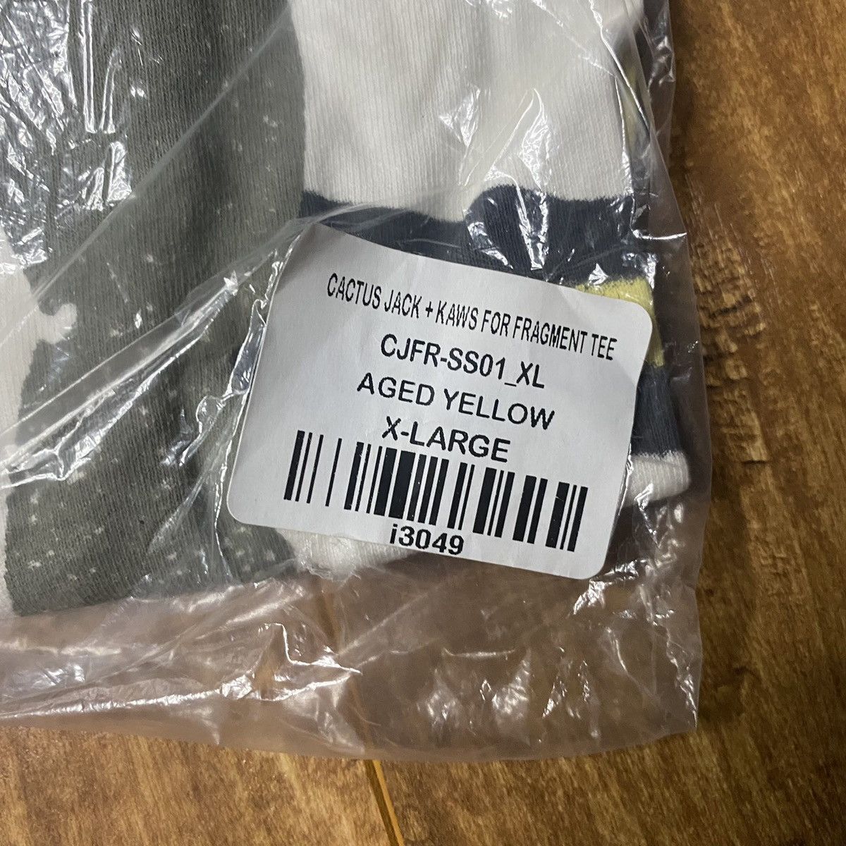 Kaws × Travis Scott Brand New Kaws x Travis Scott x Fragment Aged Yellow Tee Size US XL / EU 56 / 4 - 2 Thumbnail