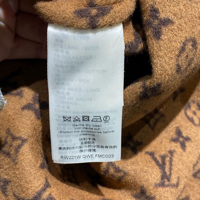 Louis Vuitton Louis Vuitton Camel presbyopic full print bathrobe coat Size XXS / US 00 / IT 34 - 5 Thumbnail