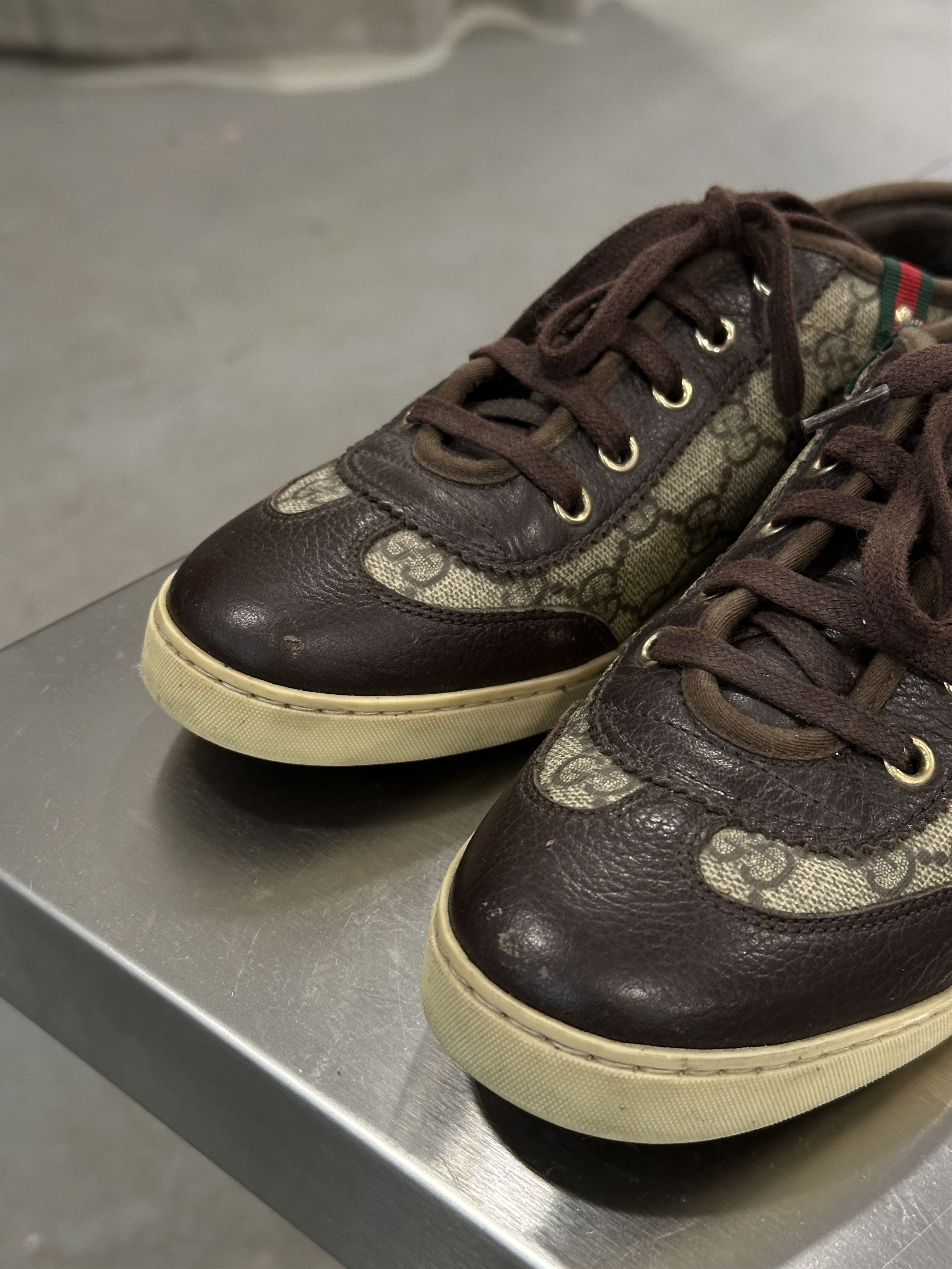 Gucci Gucci Monogram Canvas Leather Low Top Sneakers Size US 7 / IT 37 - 7 Thumbnail