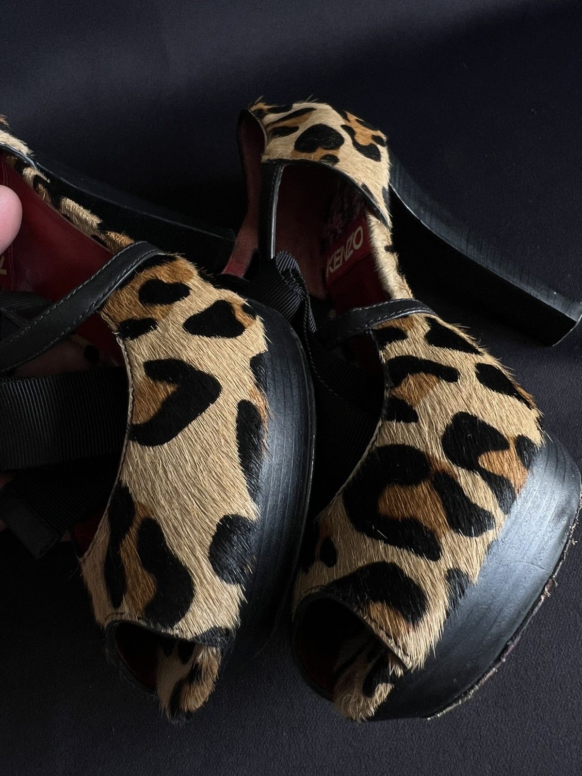 Kenzo KENZO Pony Fur Heels Shoes Beige / Black Size US 7 EU 37 1/2 Size US 7 / IT 37 - 6 Thumbnail