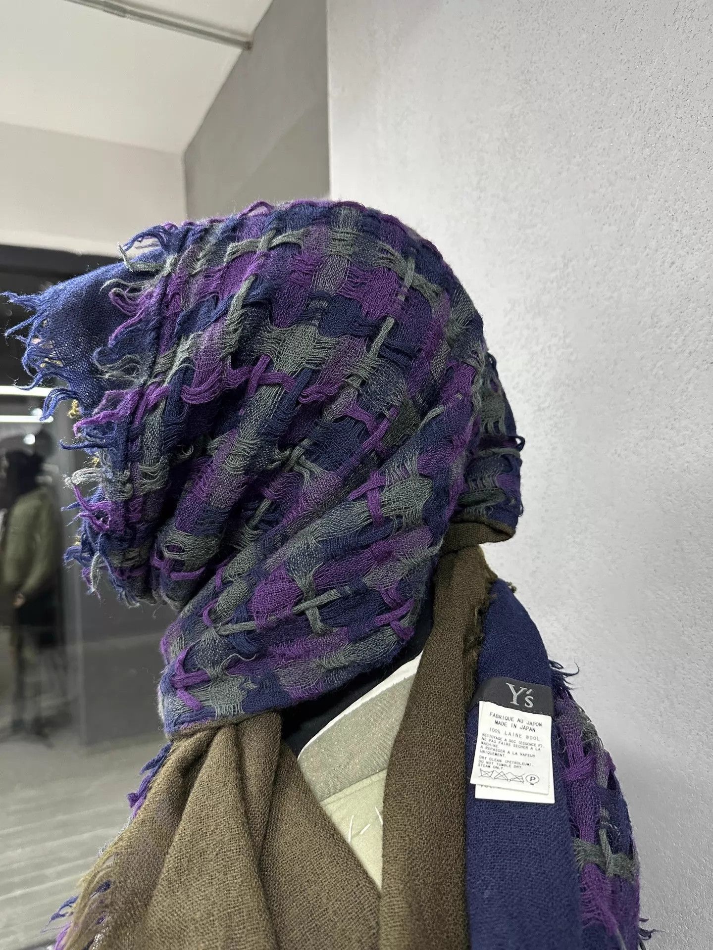 Yohji Yamamoto Yohji Yamamoto Y's 3L Dstrd Frayed Scarf (M/N/B-Purple) Size ONE SIZE - 2 Thumbnail