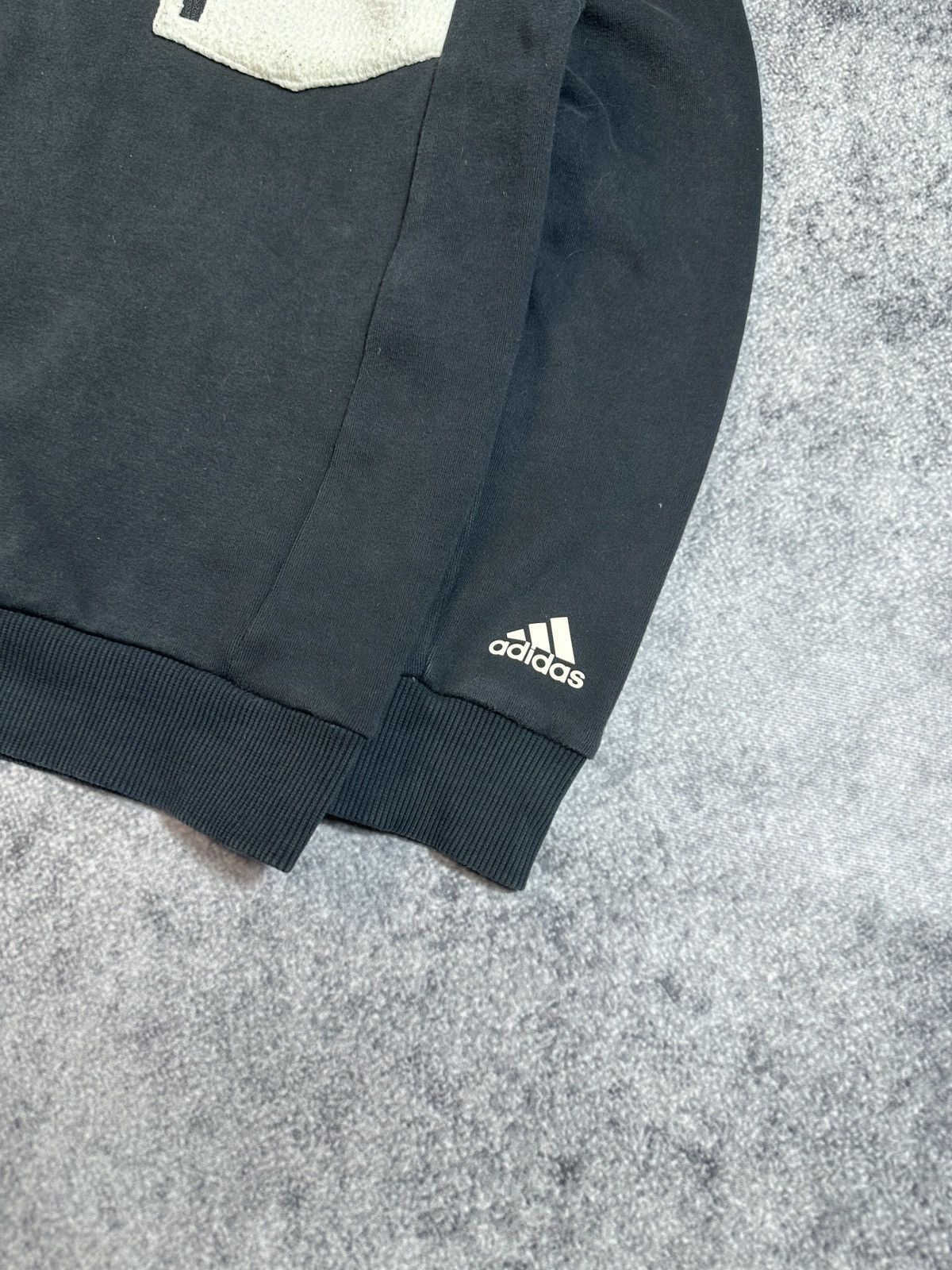 Adidas Adidas Manchester United Sweatshirt Streetwear Rare Casual L Size US L / EU 52-54 / 3 - 3 Thumbnail