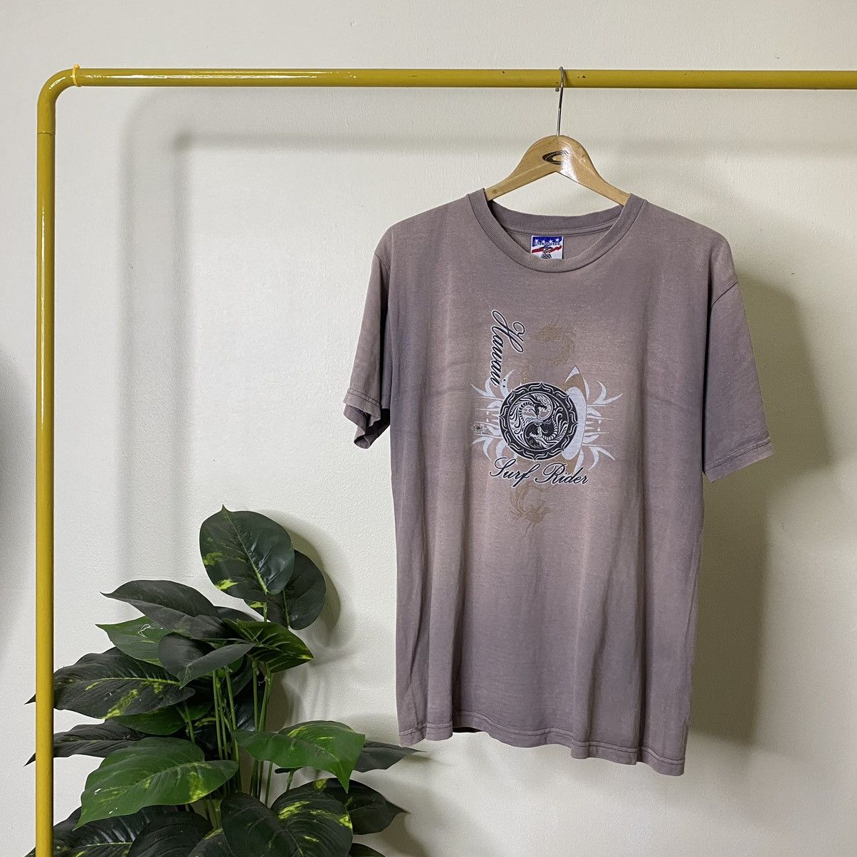 Vintage Vintage 1990s Hawaii Surf Riders Dragon Affliction Style Tee Size US M / EU 48-50 / 2 - 1 Thumbnail