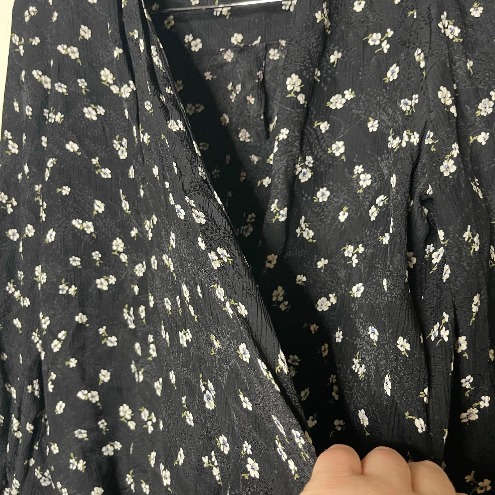 Sezane Sezane ABÉLIA WRAP BLOUSE two toned jacquard Black Floral Size XS / US 0-2 / IT 36-38 - 7 Thumbnail