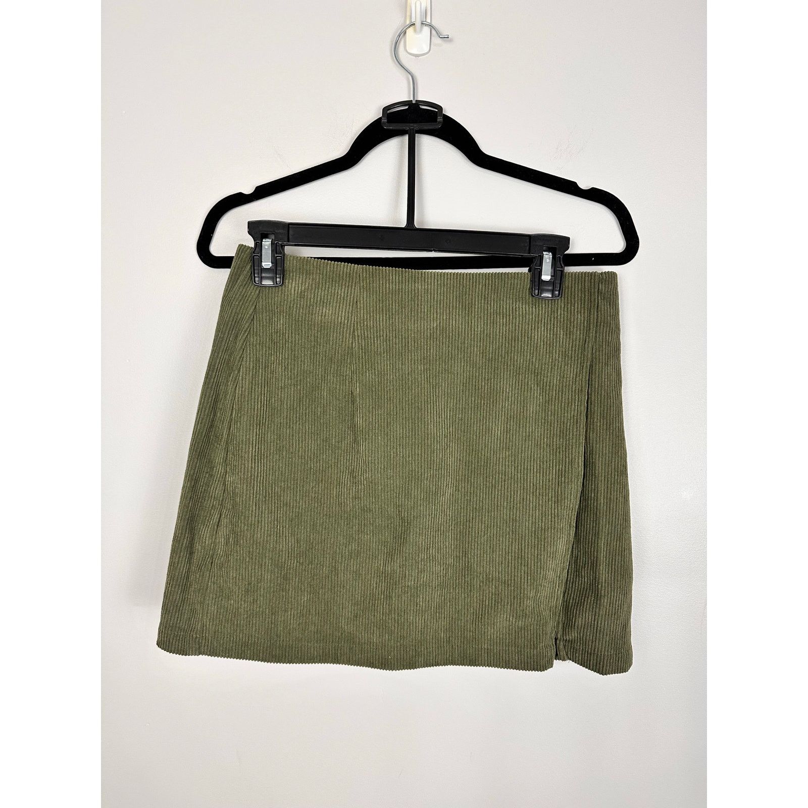 Other Halara AuraCord HighRise Corduroy Mini Skirt Boa Green M NWT Size 29" - 8 Thumbnail
