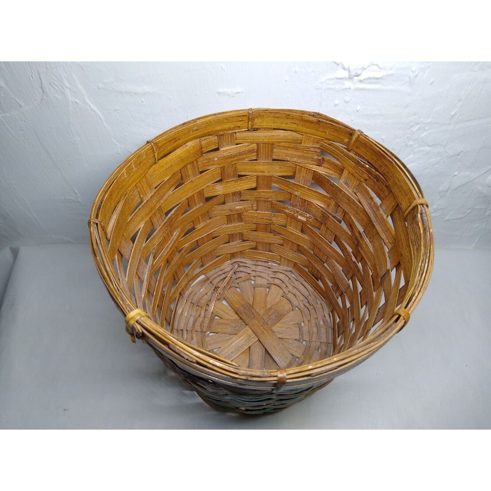 Other Light/Medium Brown Wicker Wovn Band Round Basket Holly Berry Size ONE SIZE - 2 Thumbnail