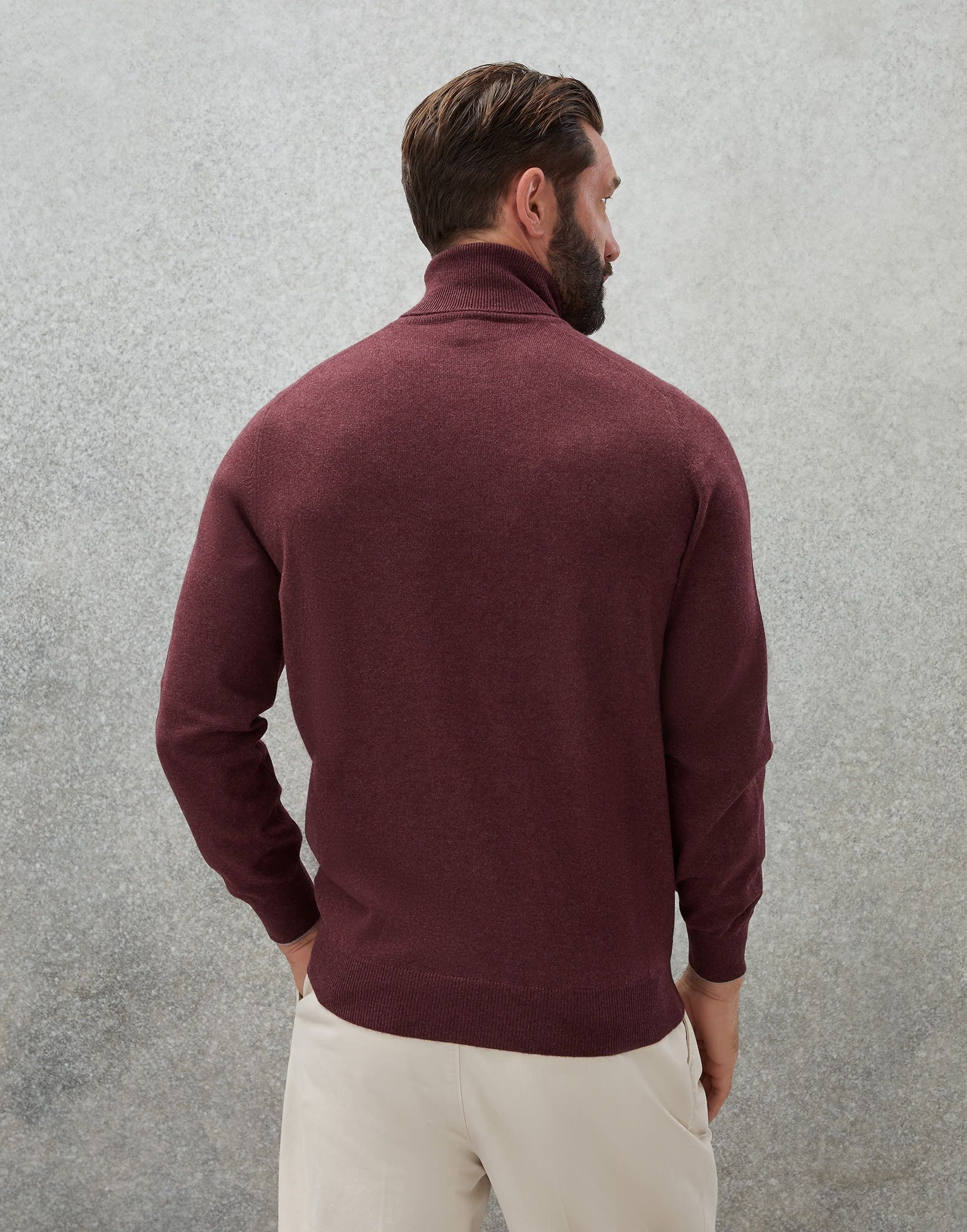 o1w1db10225 Cashmere Turtleneck Sweater in Dark Red