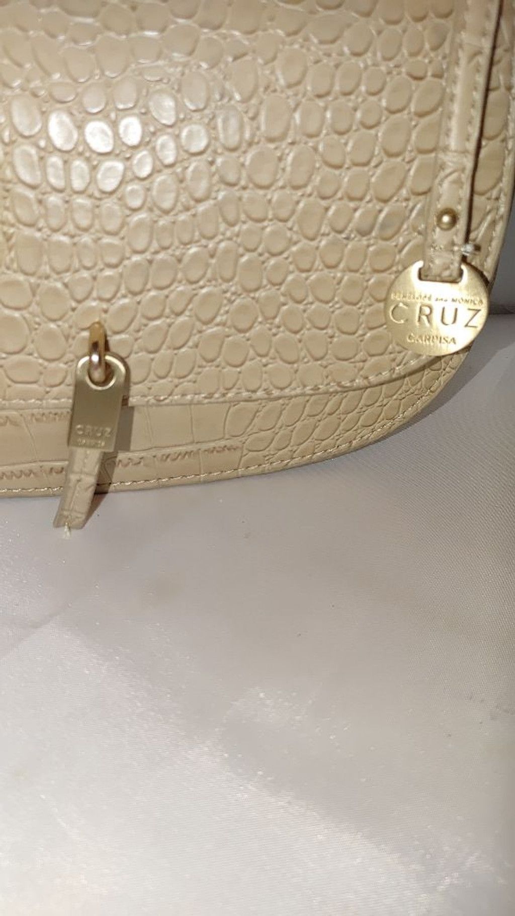 Santa Cruz Skateboards Penelope & Monica Cruz Croc Embossed Leather Crossbody Size ONE SIZE - 3 Thumbnail