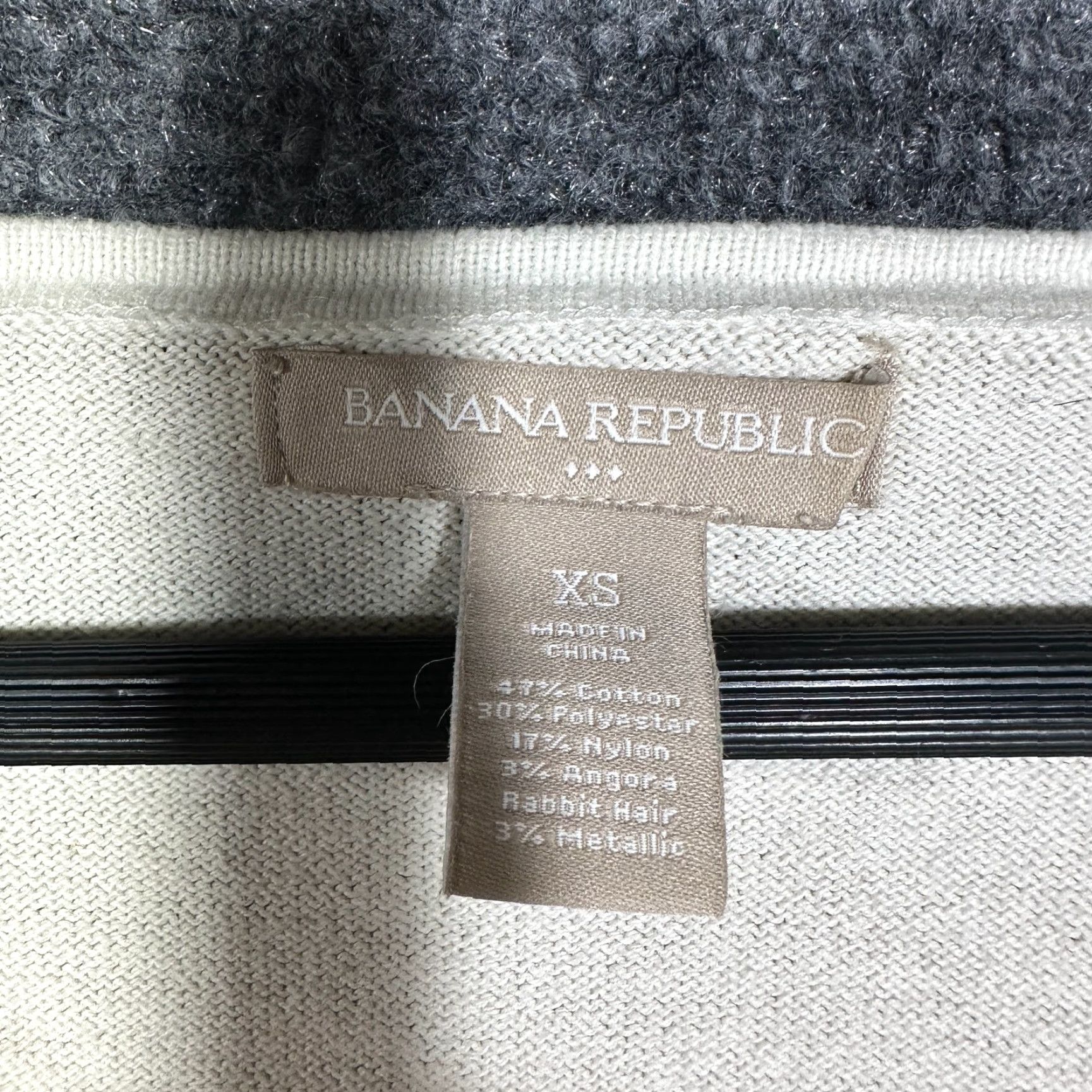 Banana Republic Banana Republic Sweater Womens XS Beige Gold Sparkle Knit Lightweight Striped Pullover Regular Size Type Knit Clothing Size XS / US 0-2 / IT 36-38 - 5 Thumbnail