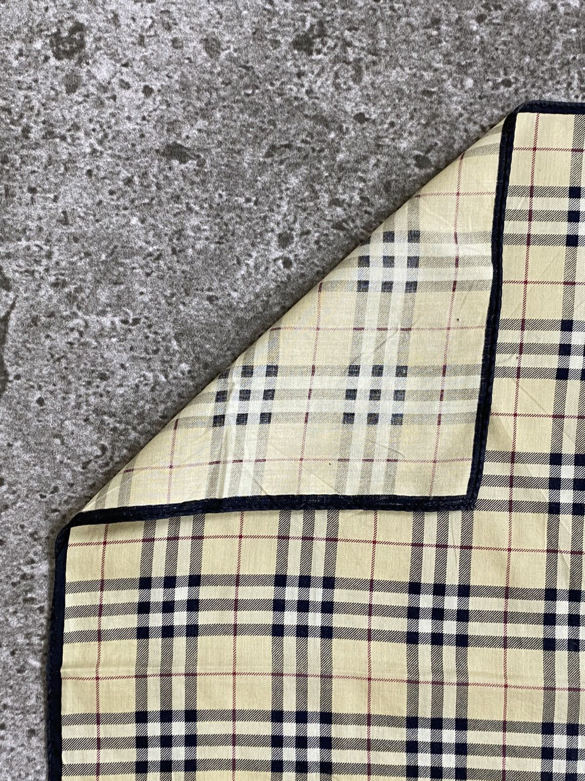 Burberry Burberry Handkerchief / Bandana / Neckerchief Size ONE SIZE - 7 Thumbnail