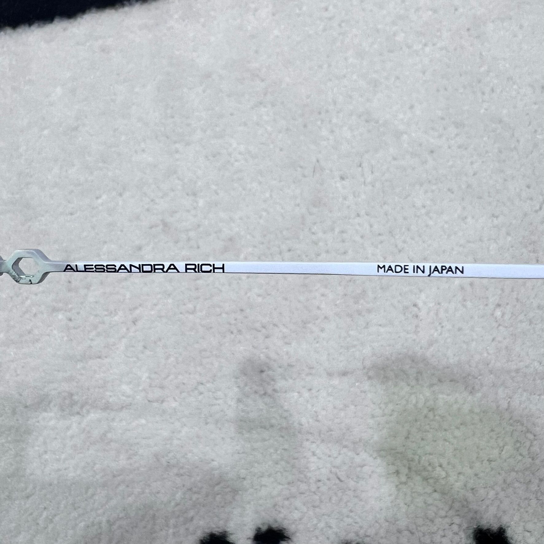Linda Farrow Alessandra Rich Linda Farrow Heart White Chain Sunglasses Size ONE SIZE - 8 Thumbnail