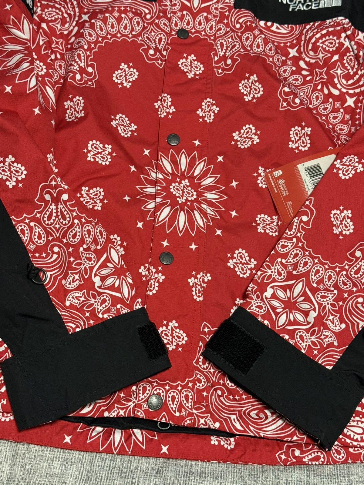 Supreme × The North Face Supreme tnf the north face bandana Paisley mountain Jacket Size US XL / EU 56 / 4 - 6 Thumbnail
