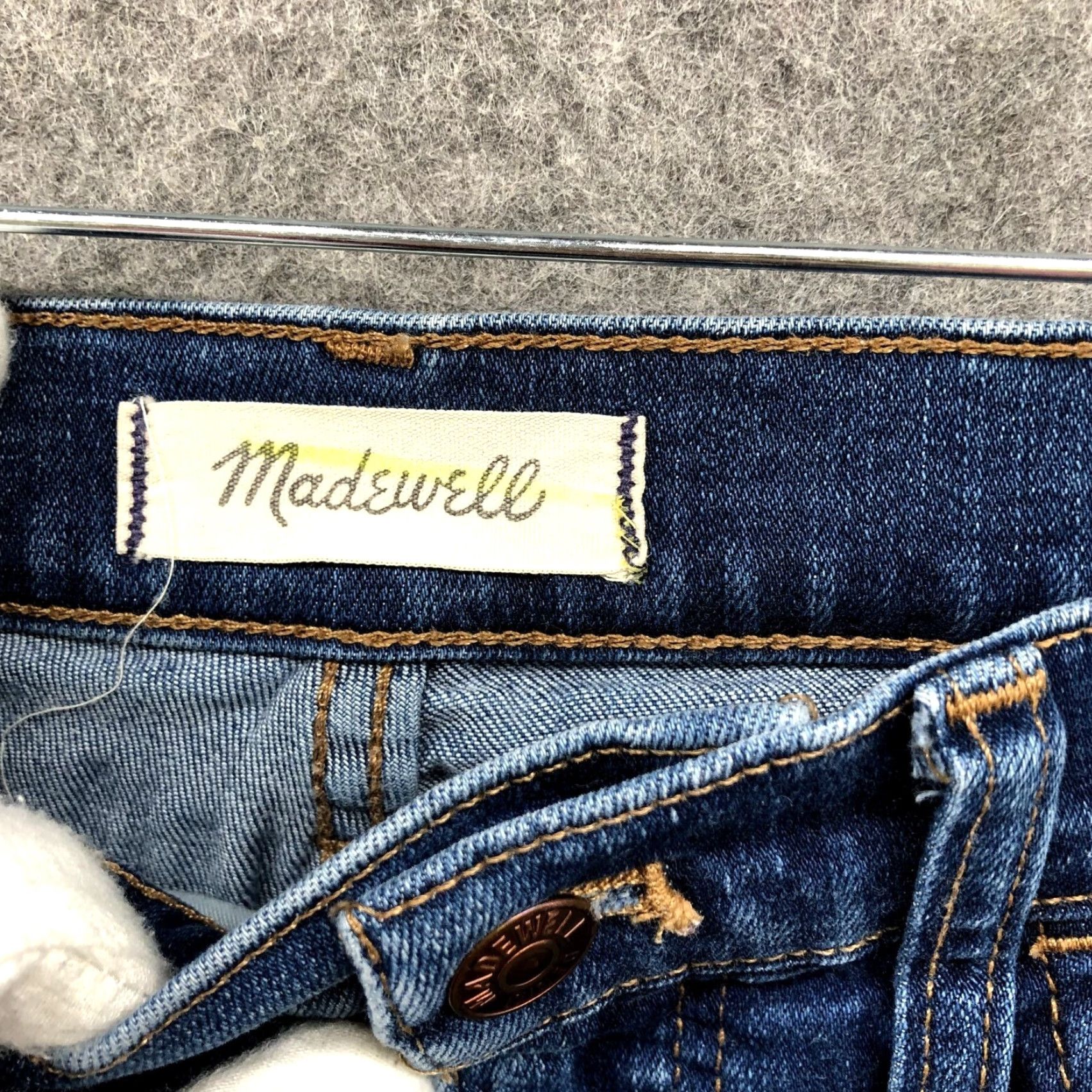 Madewell Madewell Roadtripper Jeans Womens 26 Blue Skinny Mid Rise Medium Wash Skinny Denim Jeans Slim Fit 5-Pocket Stretch Womens Regular Tailored N/A Size 26" / US 2 / IT 38 - 6 Thumbnail