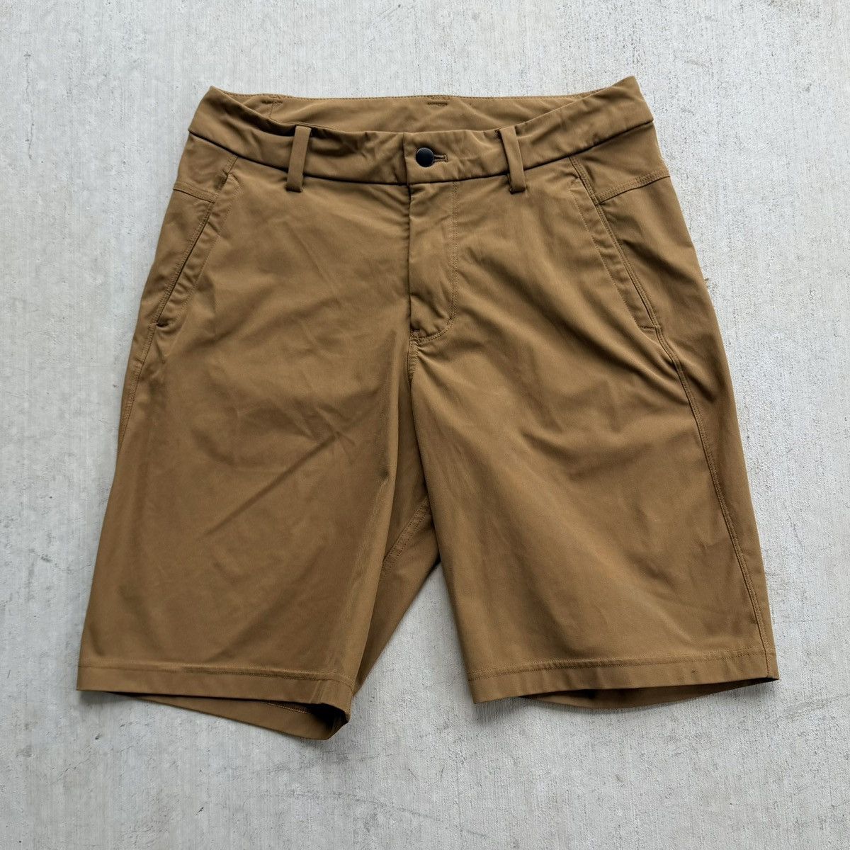 Lululemon Lululemon Commission Golf Shorts Men Size 31 Brown Stretch Size US 31 - 1 Thumbnail