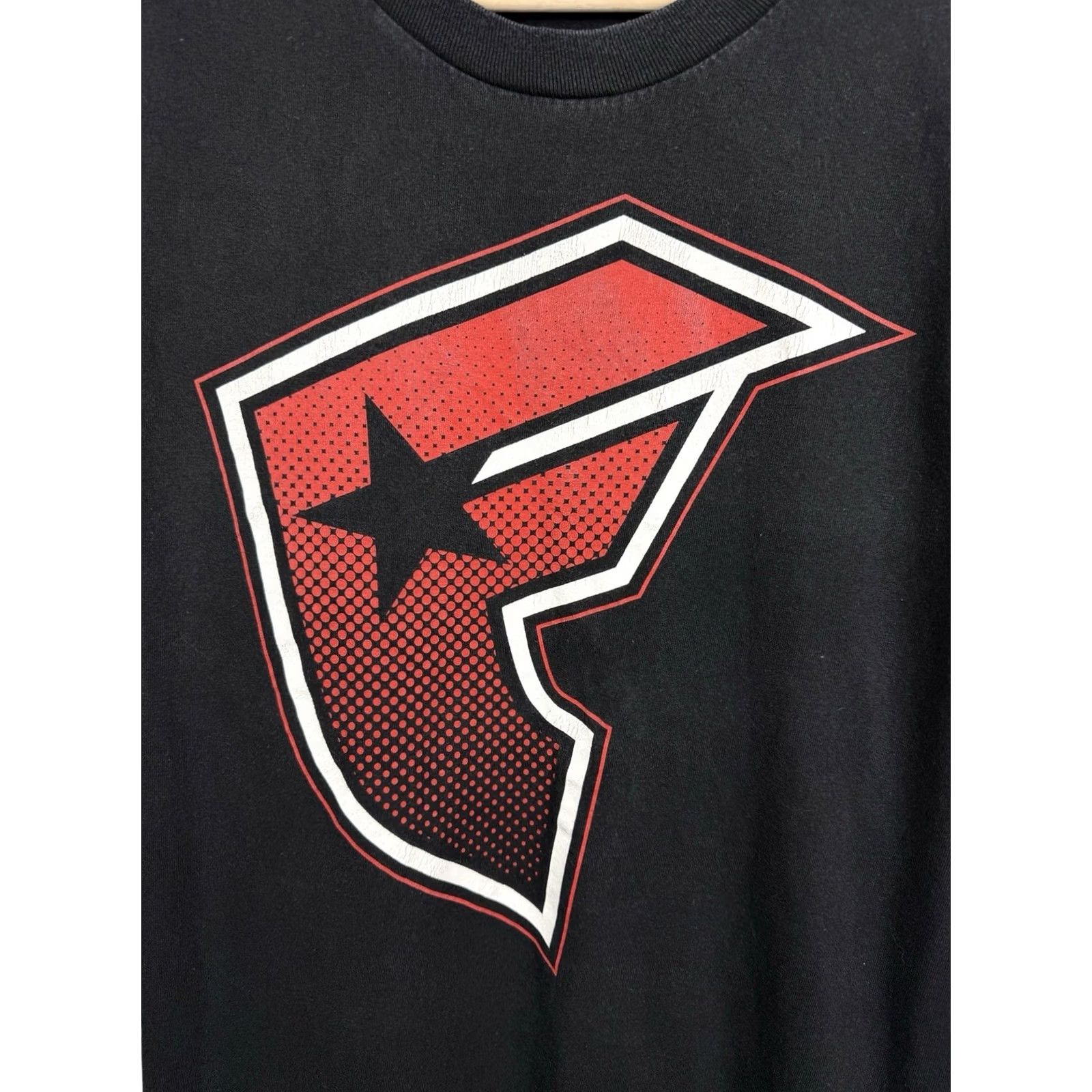 Etro VINTAGE Famous Stars & Straps T-Shirt Retro Black L Mens Size US L / EU 52-54 / 3 - 4 Thumbnail